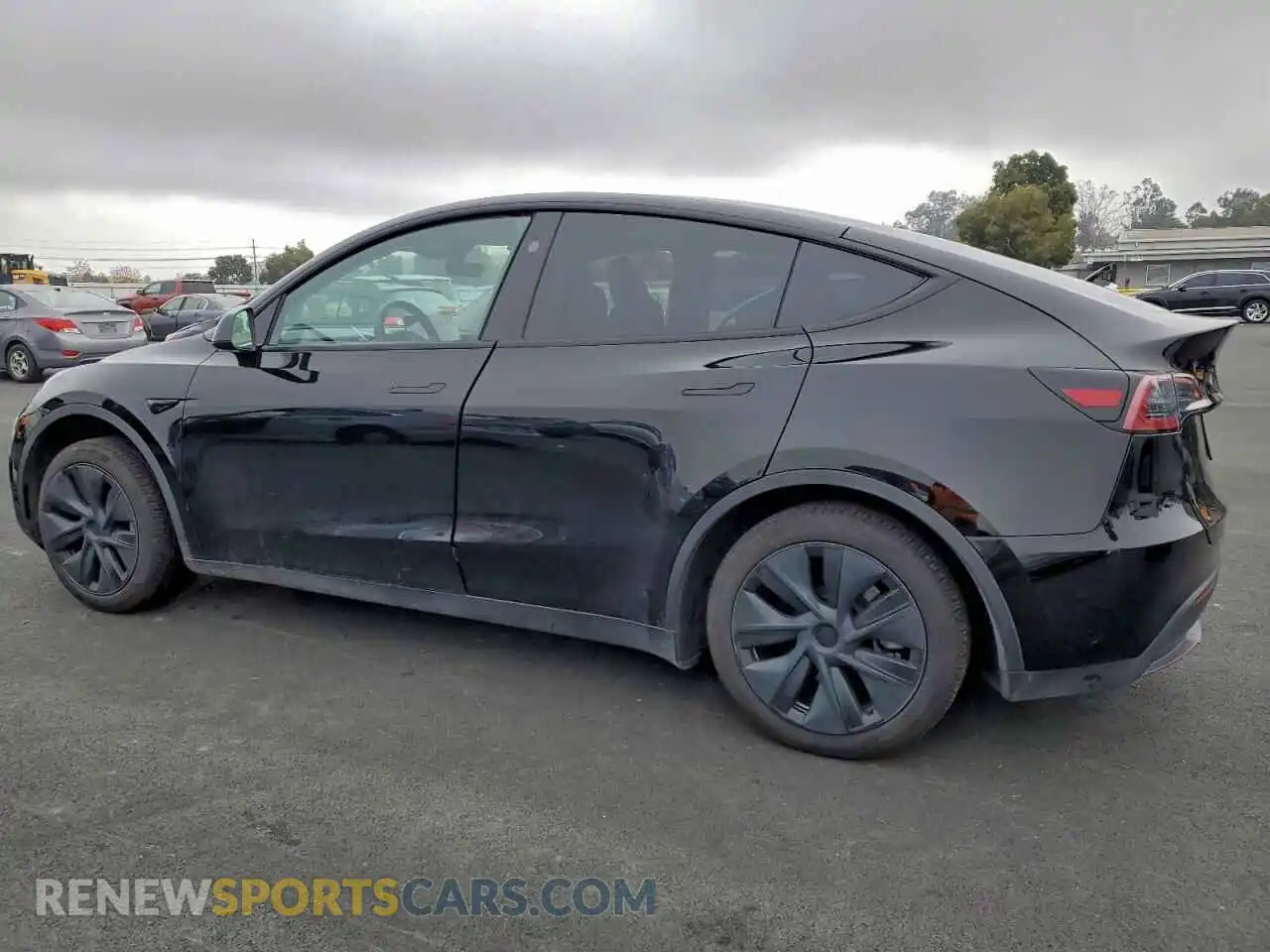 2 fotografías del automóvil dañado 7SAYGDED1RF160018 TESLA MODEL Y 2024