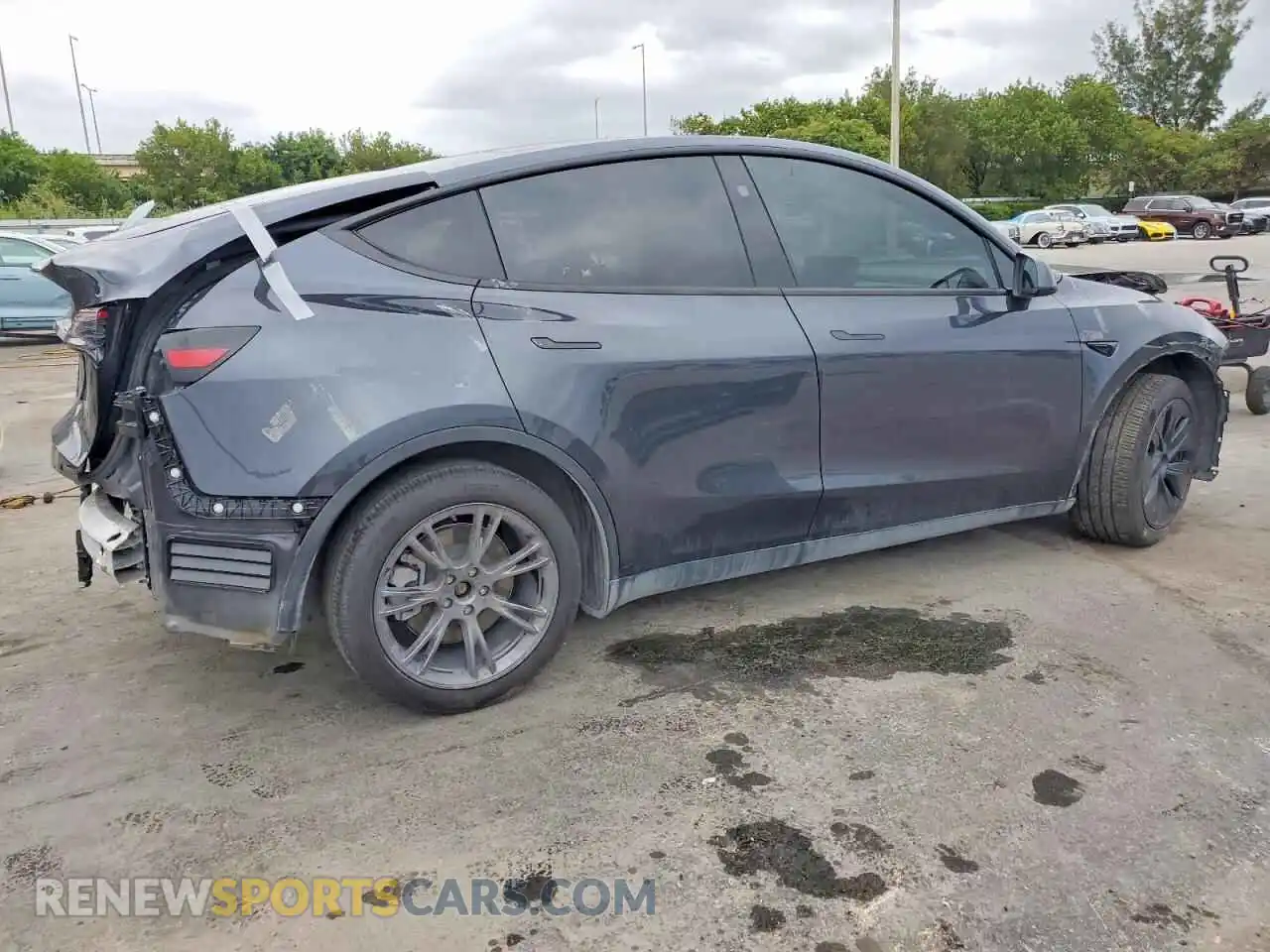 3 Photograph of a damaged car 7SAYGDED1RF164490 TESLA MODEL Y 2024