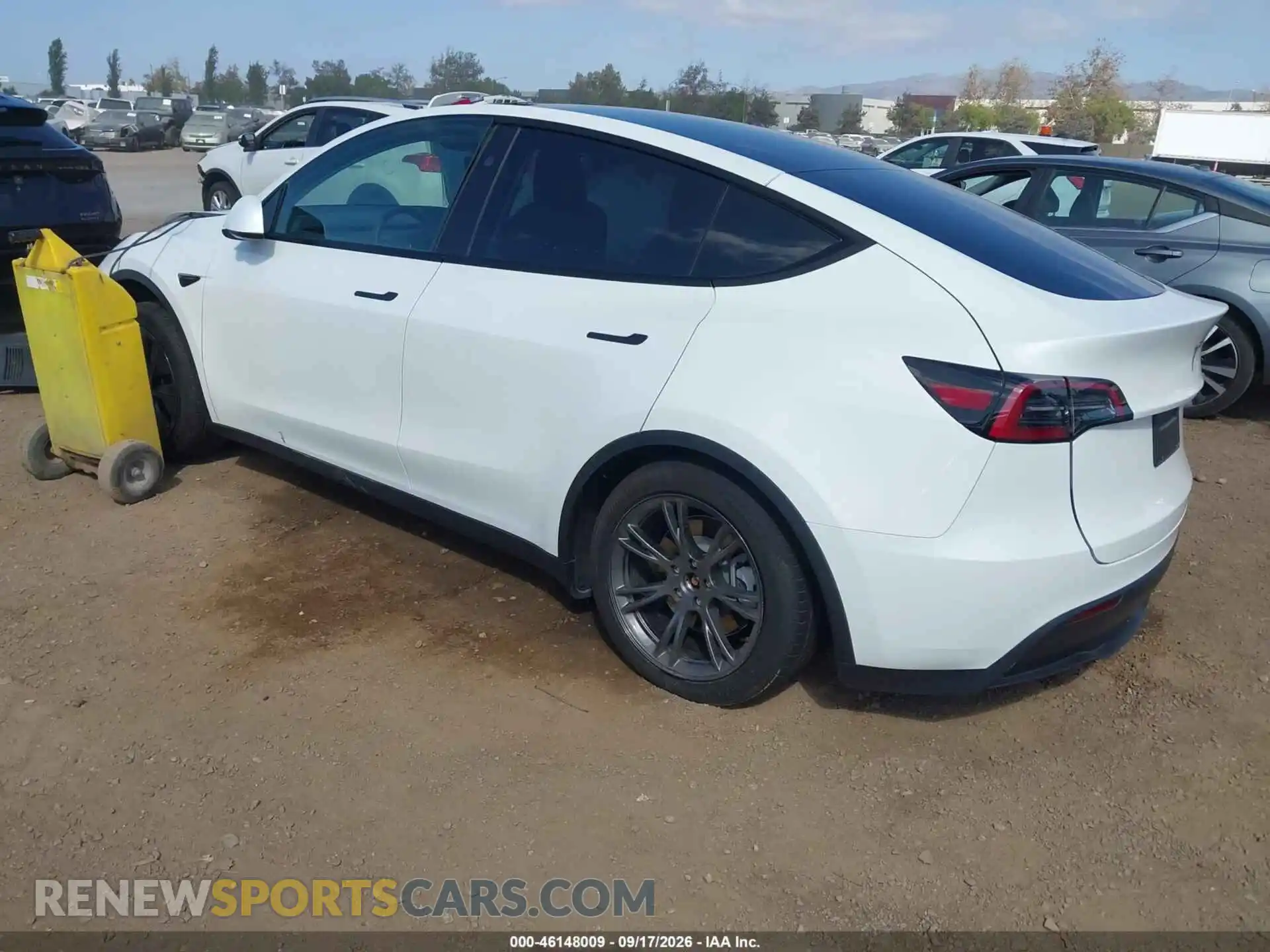 3 Photograph of a damaged car 7SAYGDED1RF168894 TESLA MODEL Y 2024