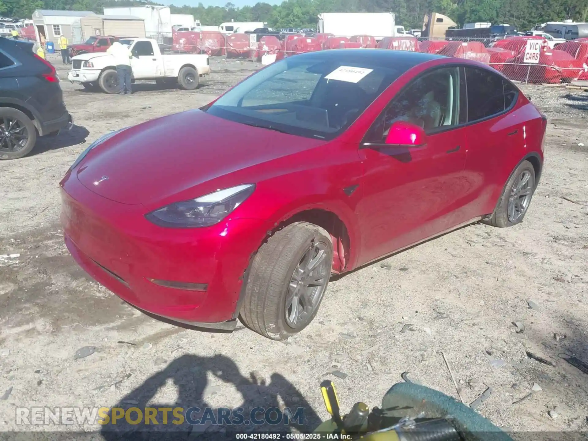 2 Photograph of a damaged car 7SAYGDED2RA325538 TESLA MODEL Y 2024