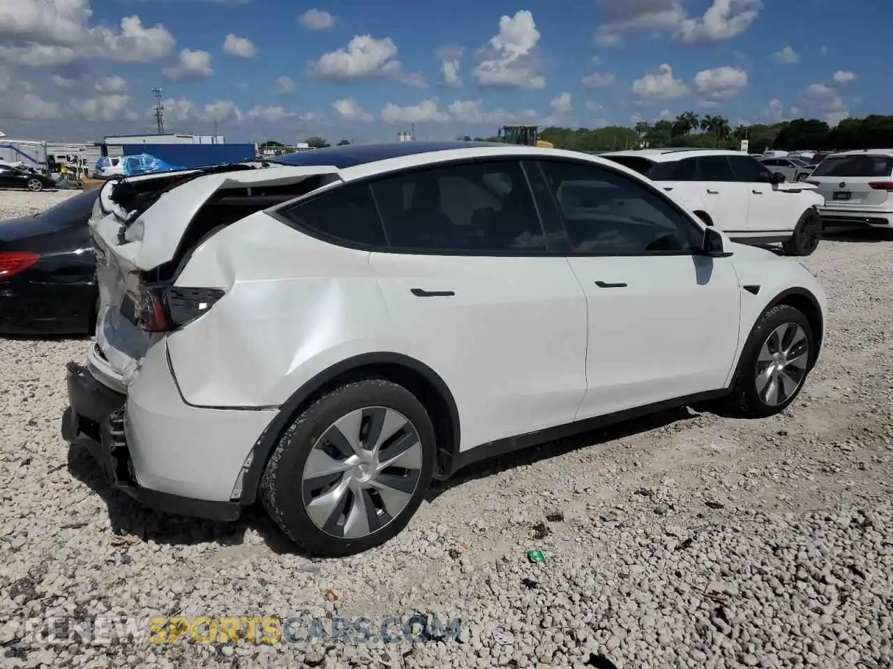 3 Photograph of a damaged car 7SAYGDED2RF010239 TESLA MODEL Y 2024