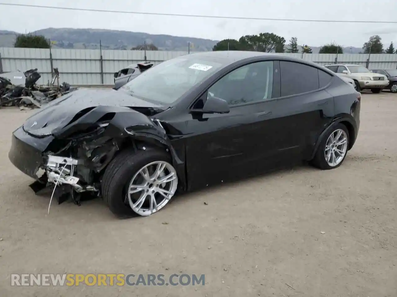 1 Photograph of a damaged car 7SAYGDED2RF028899 TESLA MODEL Y 2024