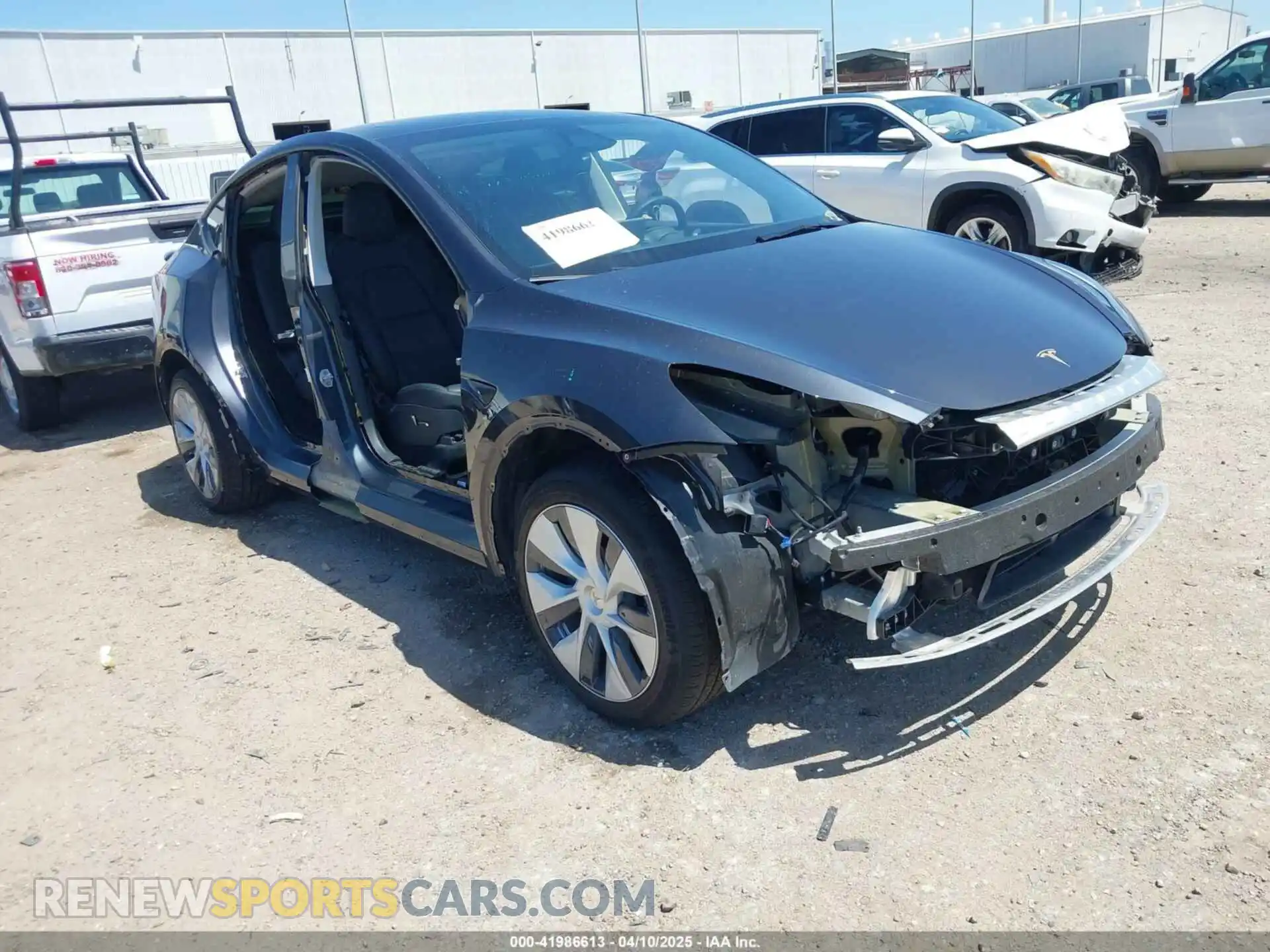1 Photograph of a damaged car 7SAYGDED2RF040745 TESLA MODEL Y 2024