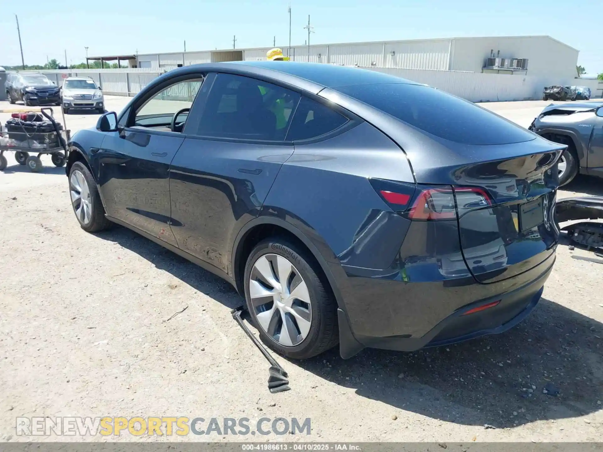 3 Photograph of a damaged car 7SAYGDED2RF040745 TESLA MODEL Y 2024