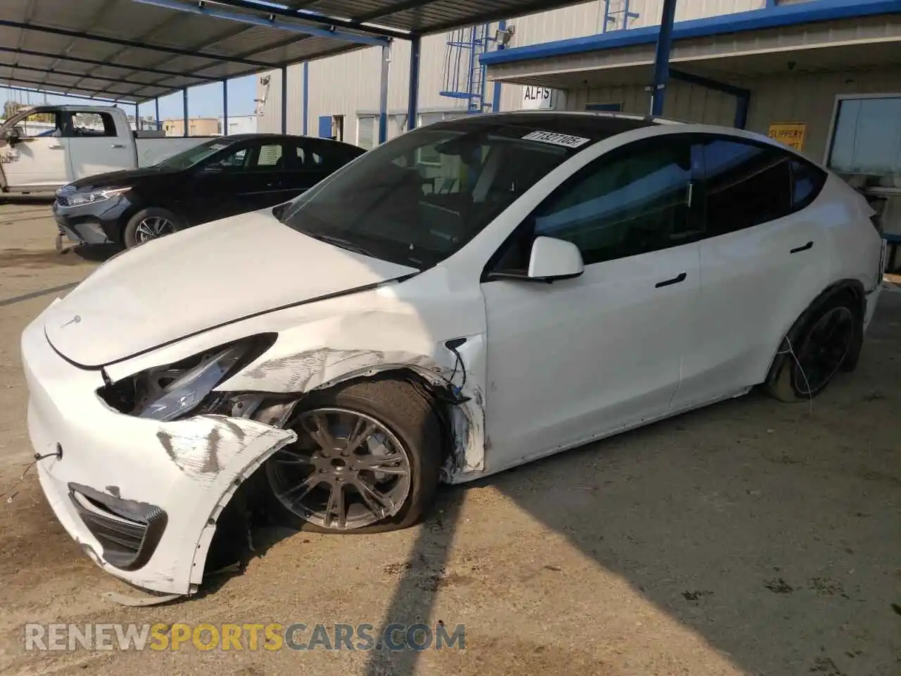 1 Photograph of a damaged car 7SAYGDED2RF122734 TESLA MODEL Y 2024