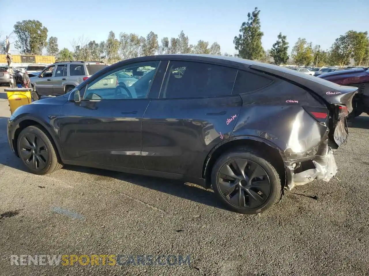 2 Photograph of a damaged car 7SAYGDED2RF200414 TESLA MODEL Y 2024