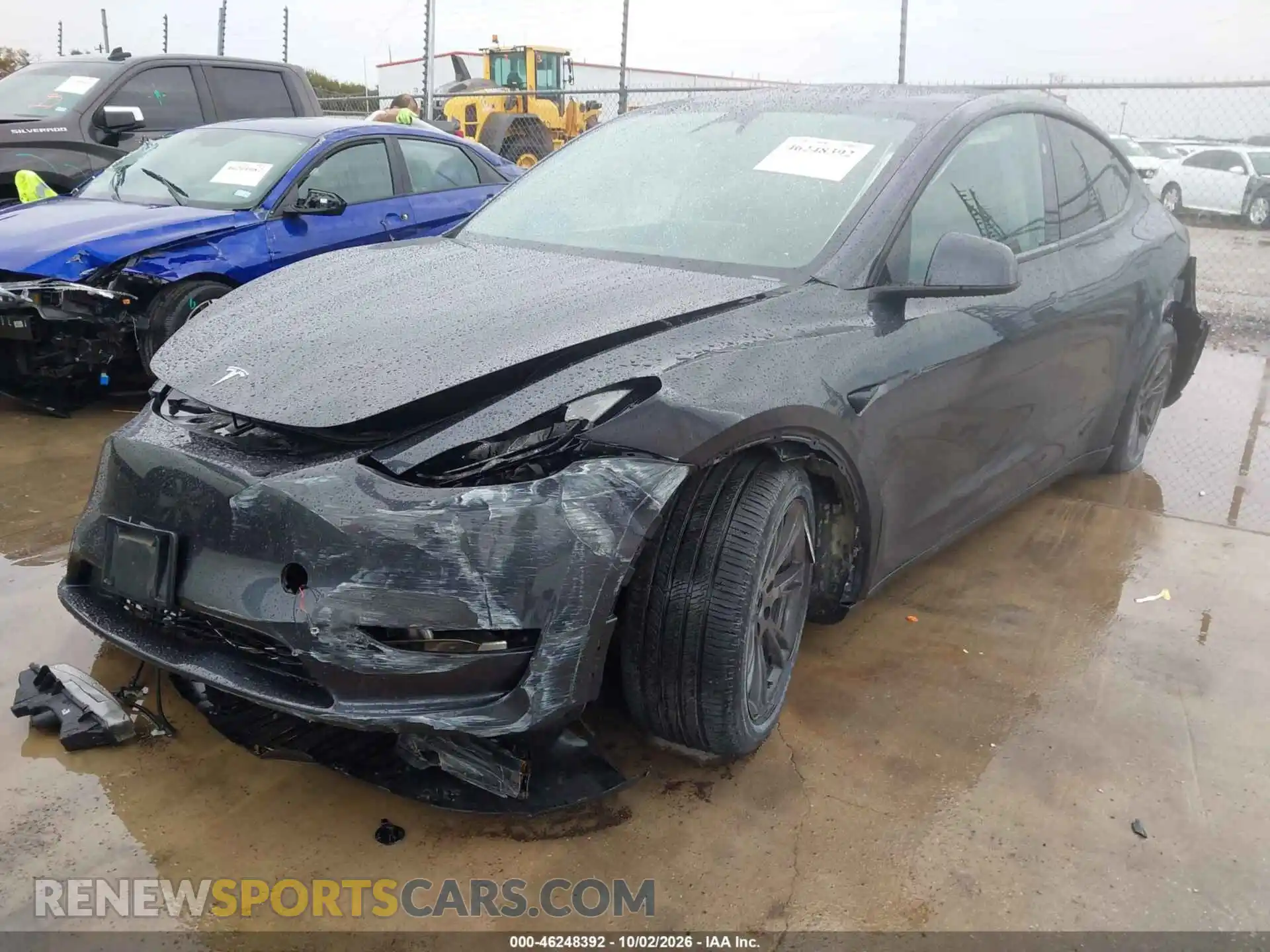 2 Photograph of a damaged car 7SAYGDED3RA302303 TESLA MODEL Y 2024