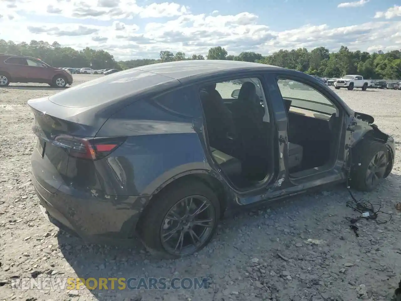 3 Photograph of a damaged car 7SAYGDED3RA330876 TESLA MODEL Y 2024