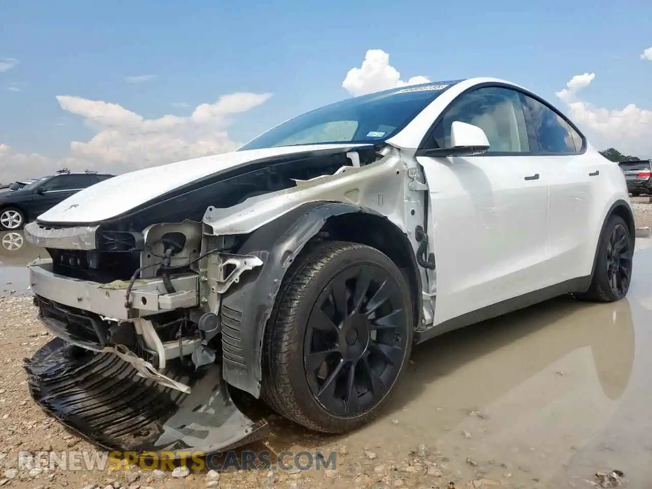 1 Photograph of a damaged car 7SAYGDED3RF008399 TESLA MODEL Y 2024