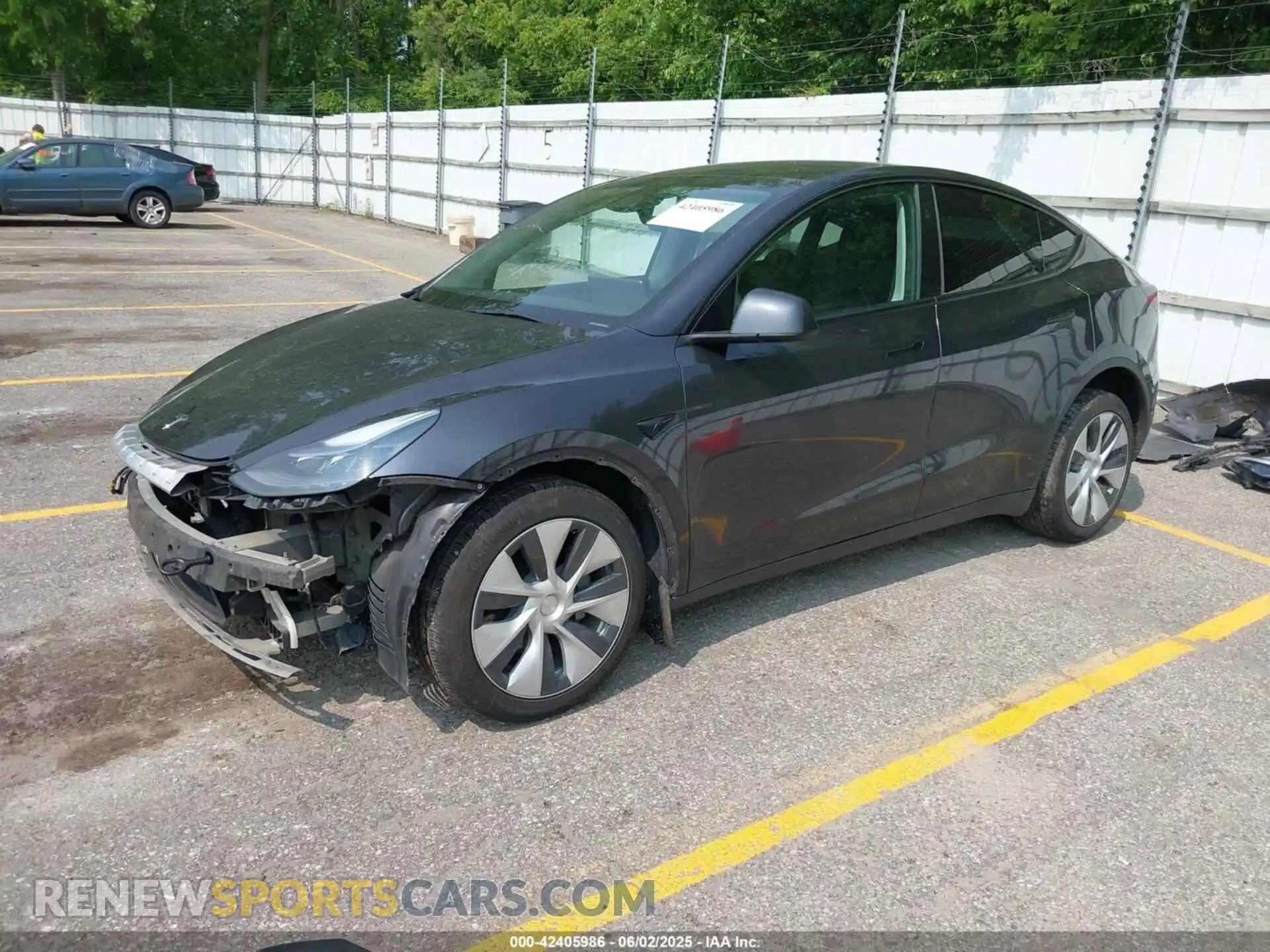 2 Photograph of a damaged car 7SAYGDED3RF034775 TESLA MODEL Y 2024
