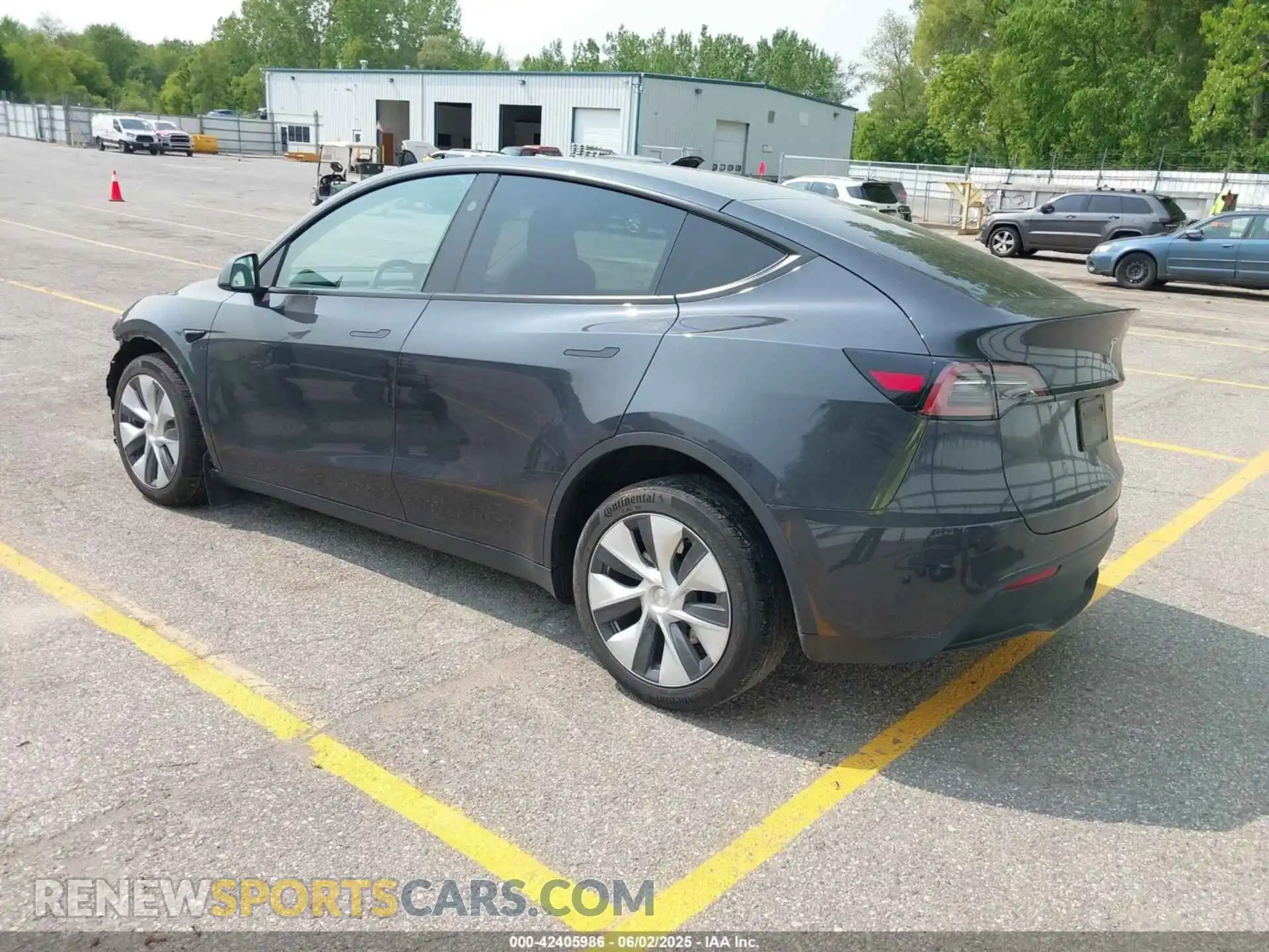 3 Photograph of a damaged car 7SAYGDED3RF034775 TESLA MODEL Y 2024
