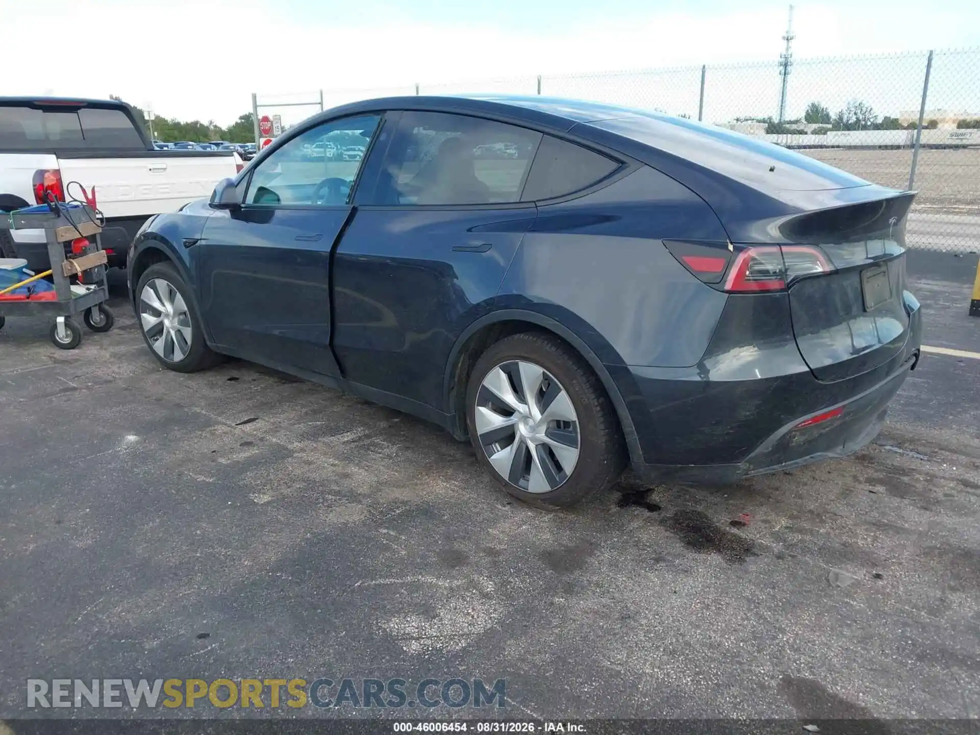 3 Фотография поврежденного автомобиля 7SAYGDED3RF039636 TESLA MODEL Y 2024