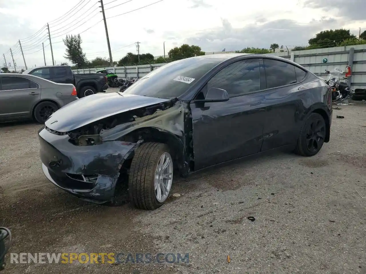 1 Photograph of a damaged car 7SAYGDED3RF056534 TESLA MODEL Y 2024