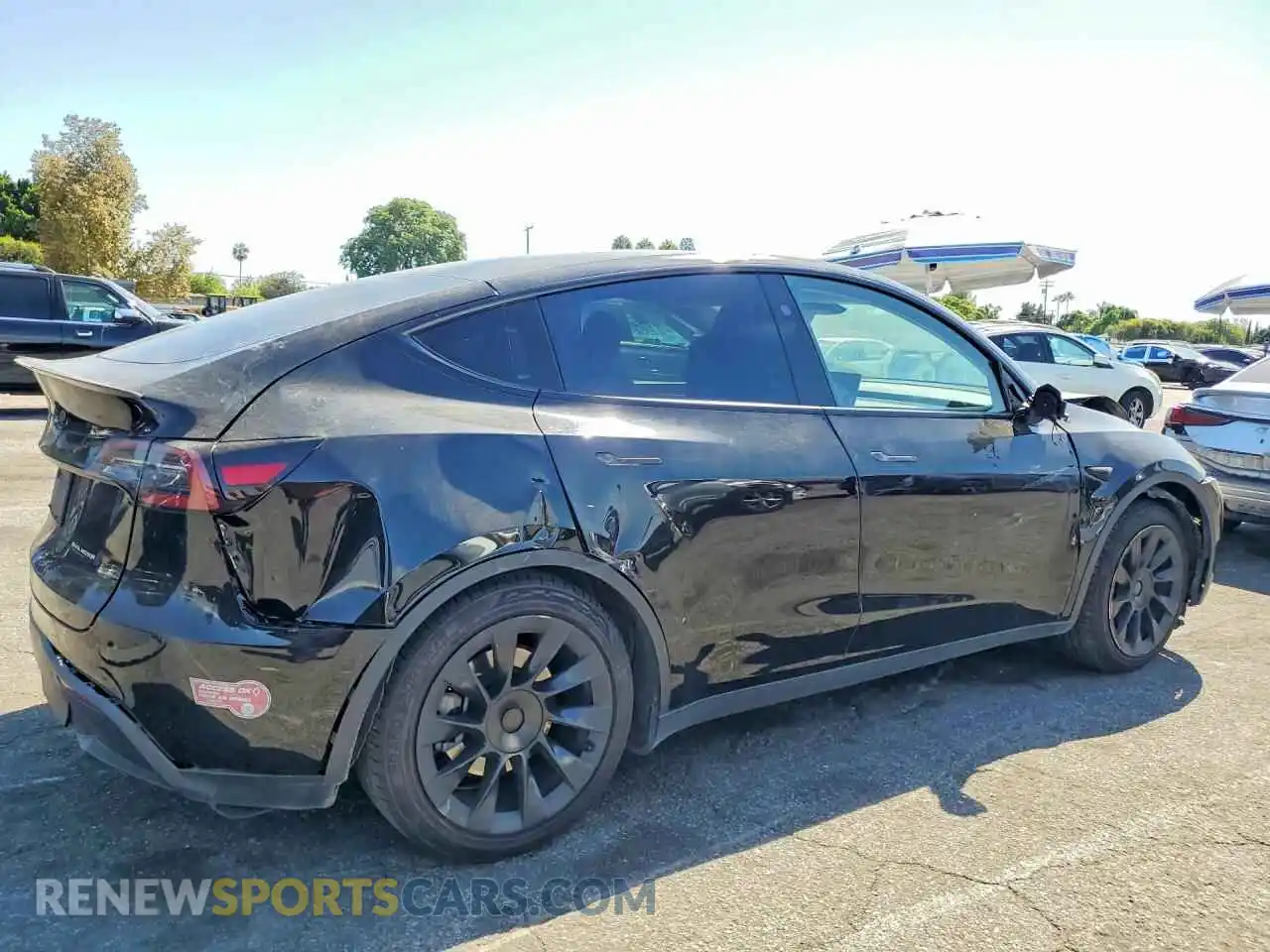 3 Photograph of a damaged car 7SAYGDED3RF057666 TESLA MODEL Y 2024