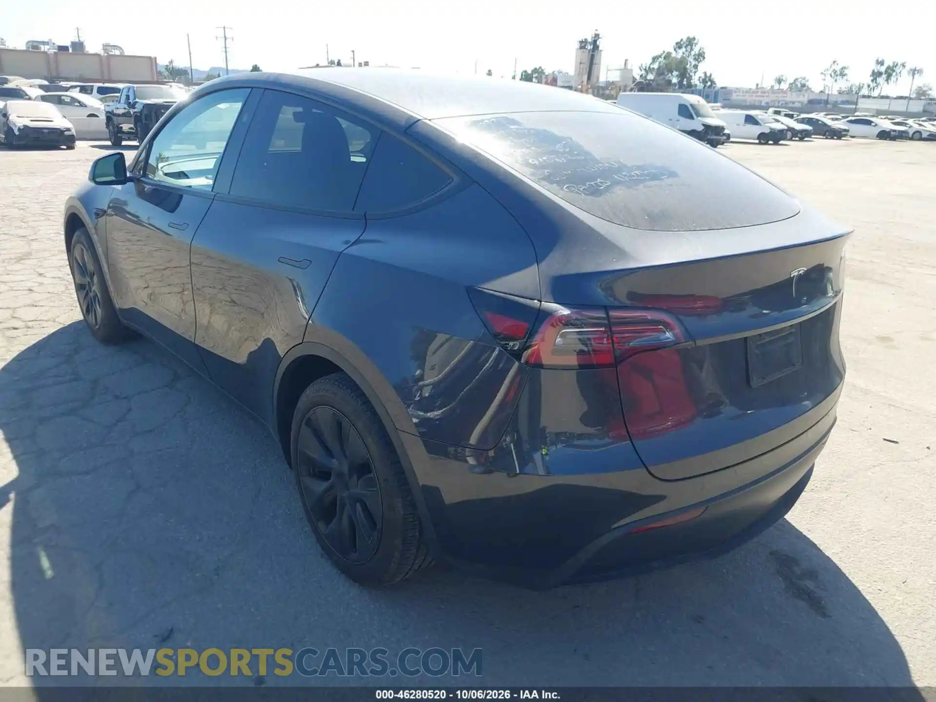 3 Photograph of a damaged car 7SAYGDED3RF156178 TESLA MODEL Y 2024