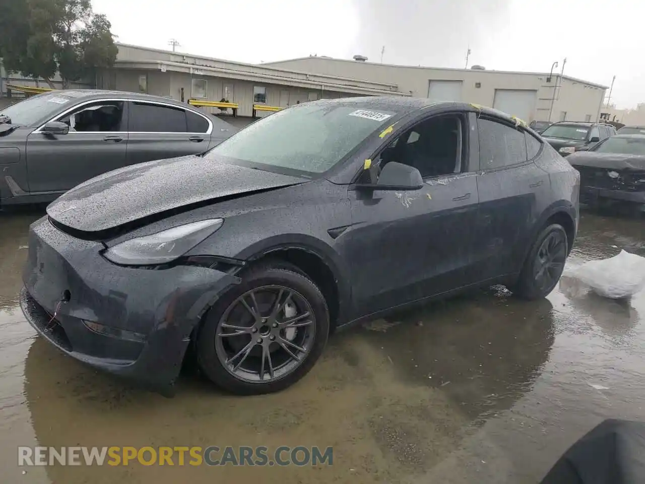1 Photograph of a damaged car 7SAYGDED3RF162885 TESLA MODEL Y 2024