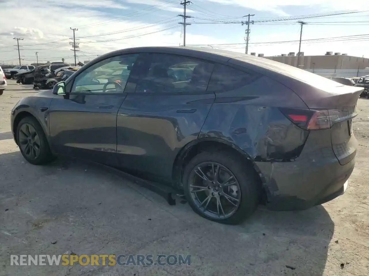2 fotografías del automóvil dañado 7SAYGDED3RF181758 TESLA MODEL Y 2024