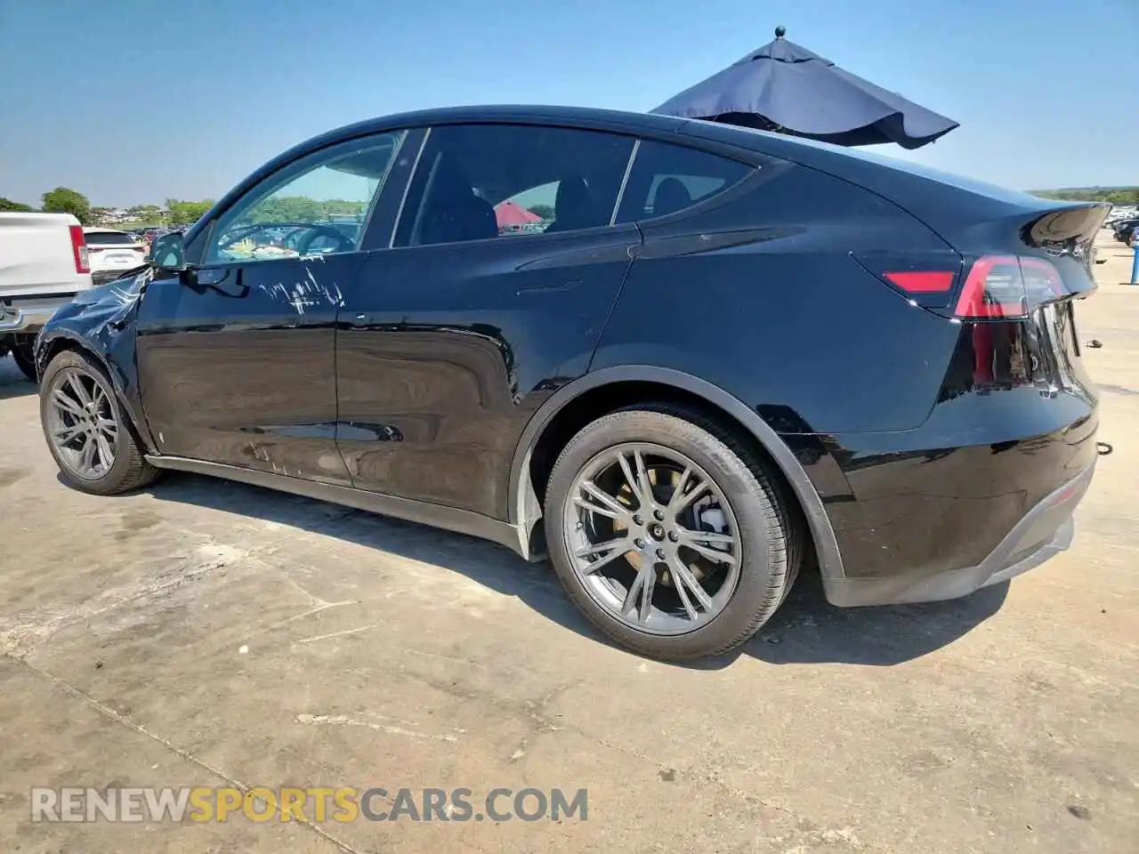 2 Photograph of a damaged car 7SAYGDED4RA304478 TESLA MODEL Y 2024