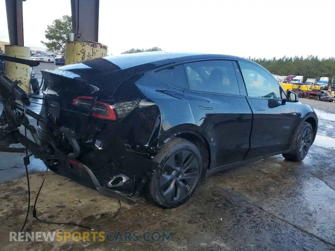 3 Photograph of a damaged car 7SAYGDED4RA318025 TESLA MODEL Y 2024