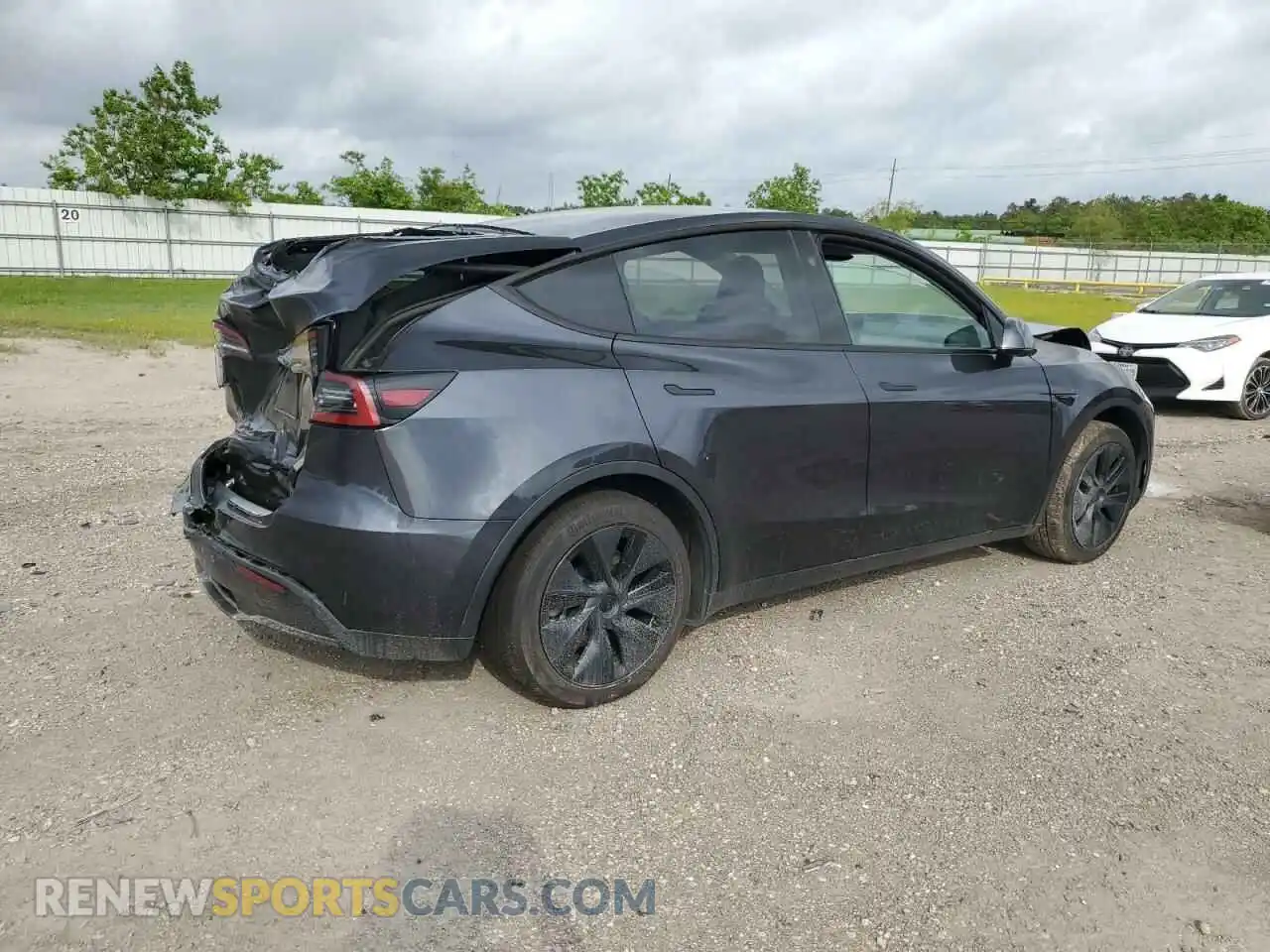 3 Photograph of a damaged car 7SAYGDED4RA329638 TESLA MODEL Y 2024