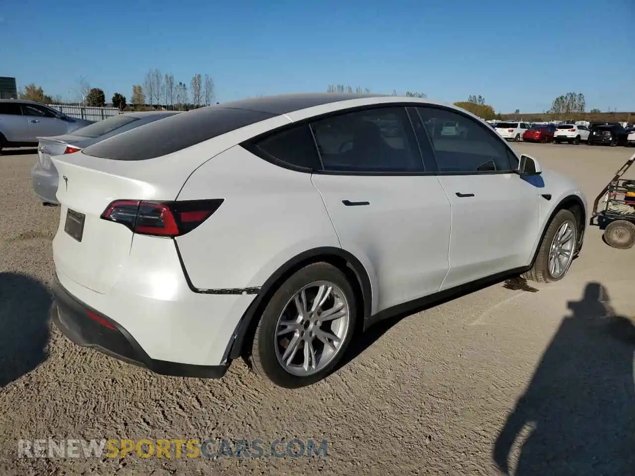 3 fotografías del automóvil dañado 7SAYGDED4RF076727 TESLA MODEL Y 2024