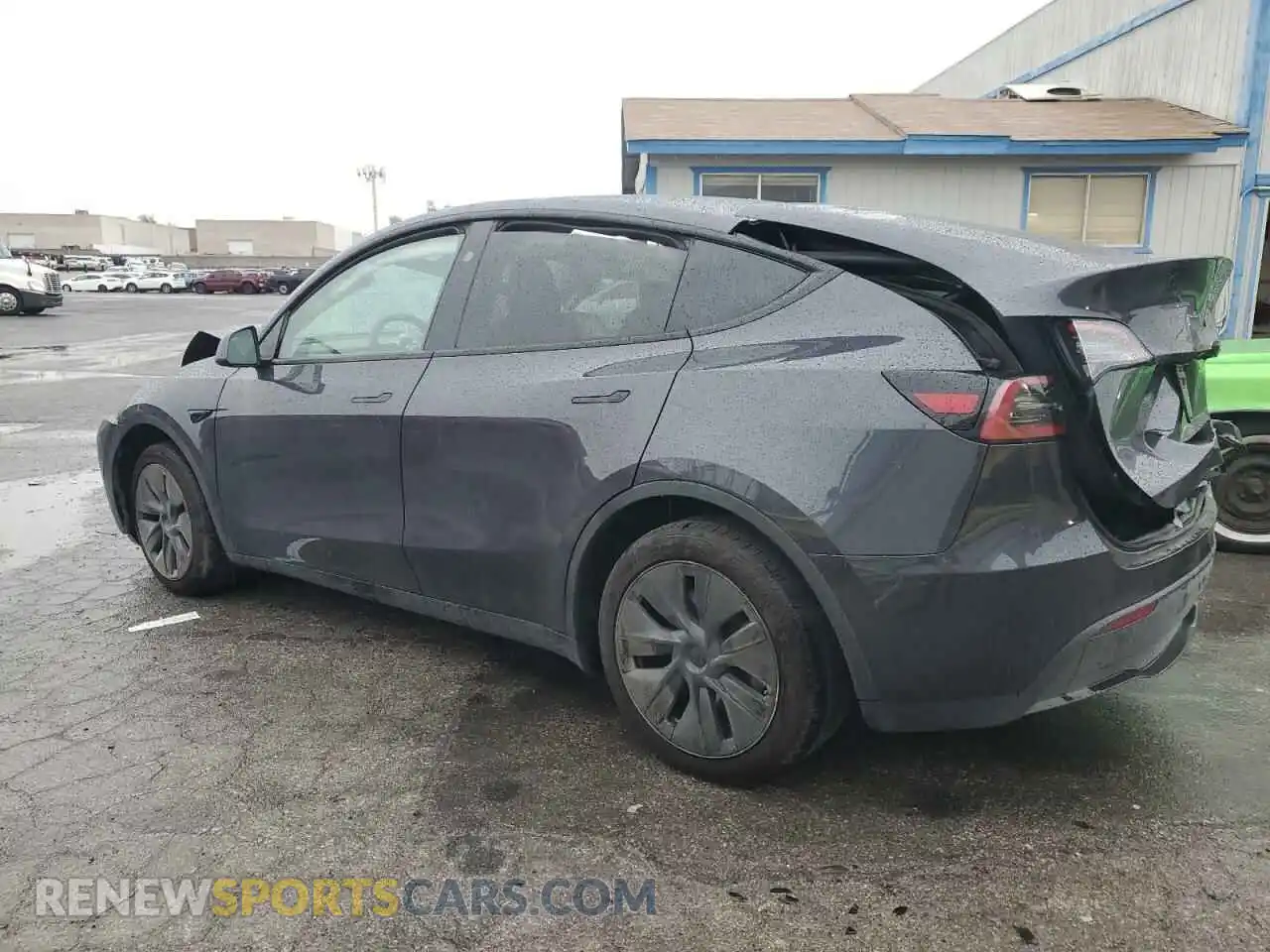 2 fotografías del automóvil dañado 7SAYGDED4RF125330 TESLA MODEL Y 2024