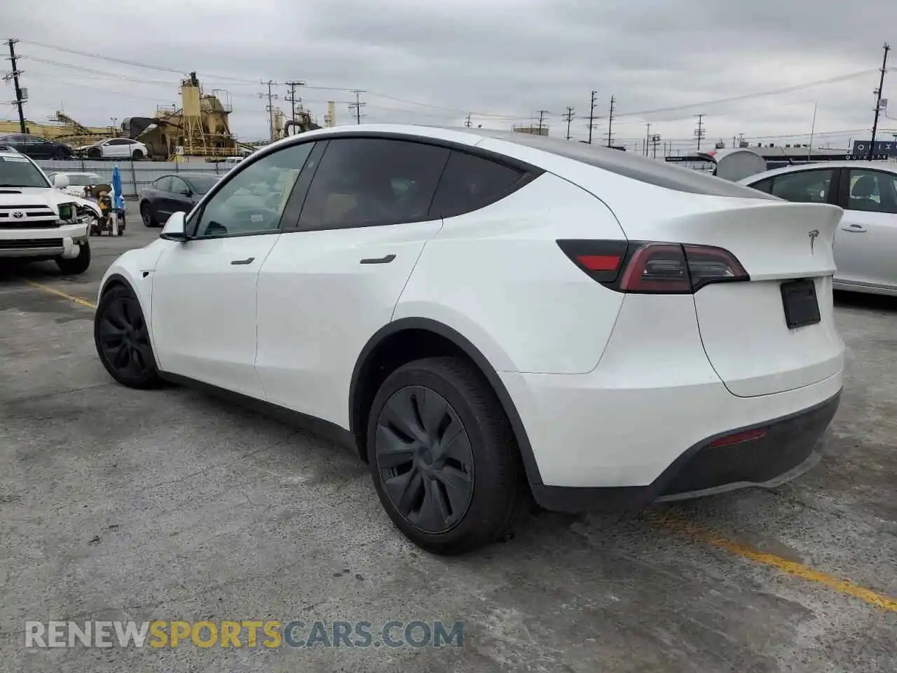 2 Photograph of a damaged car 7SAYGDED4RF213648 TESLA MODEL Y 2024