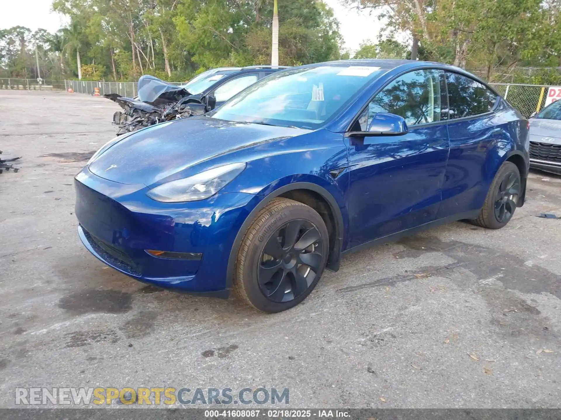 2 Photograph of a damaged car 7SAYGDED5RF015208 TESLA MODEL Y 2024