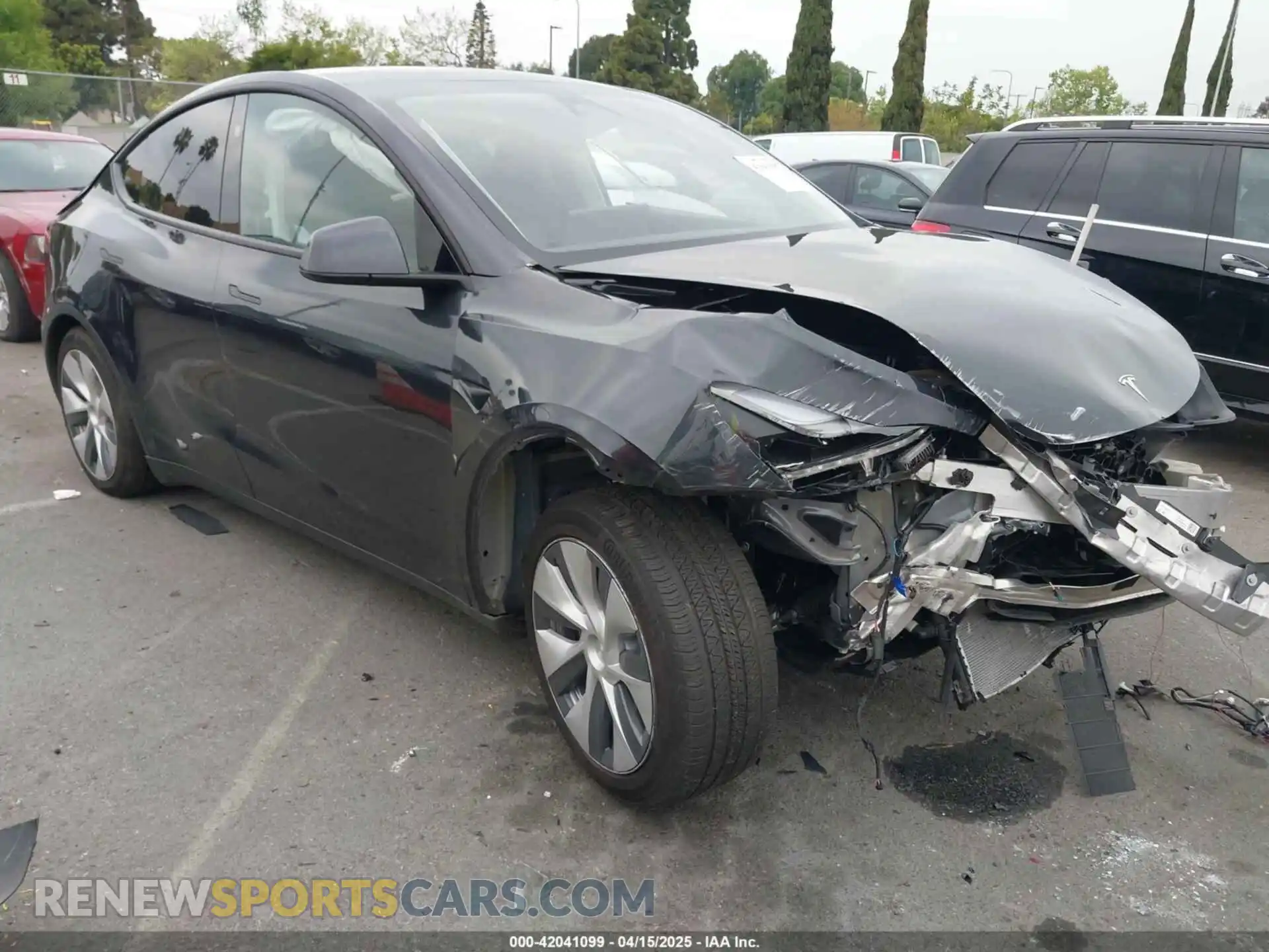 1 Photograph of a damaged car 7SAYGDED5RF056311 TESLA MODEL Y 2024