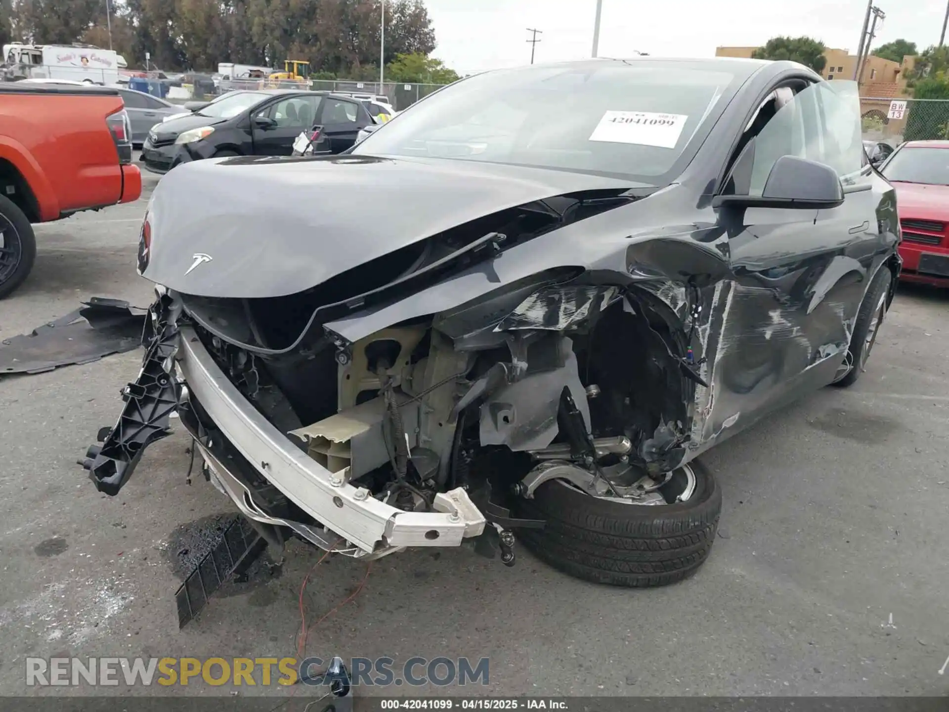 2 Photograph of a damaged car 7SAYGDED5RF056311 TESLA MODEL Y 2024