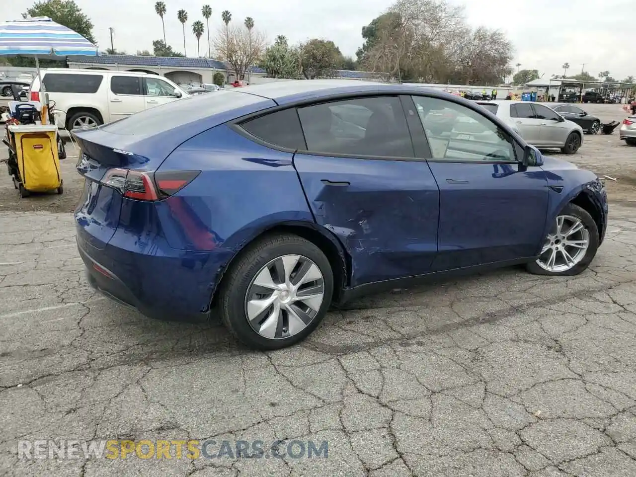 3 Фотография поврежденного автомобиля 7SAYGDED5RF082102 TESLA MODEL Y 2024