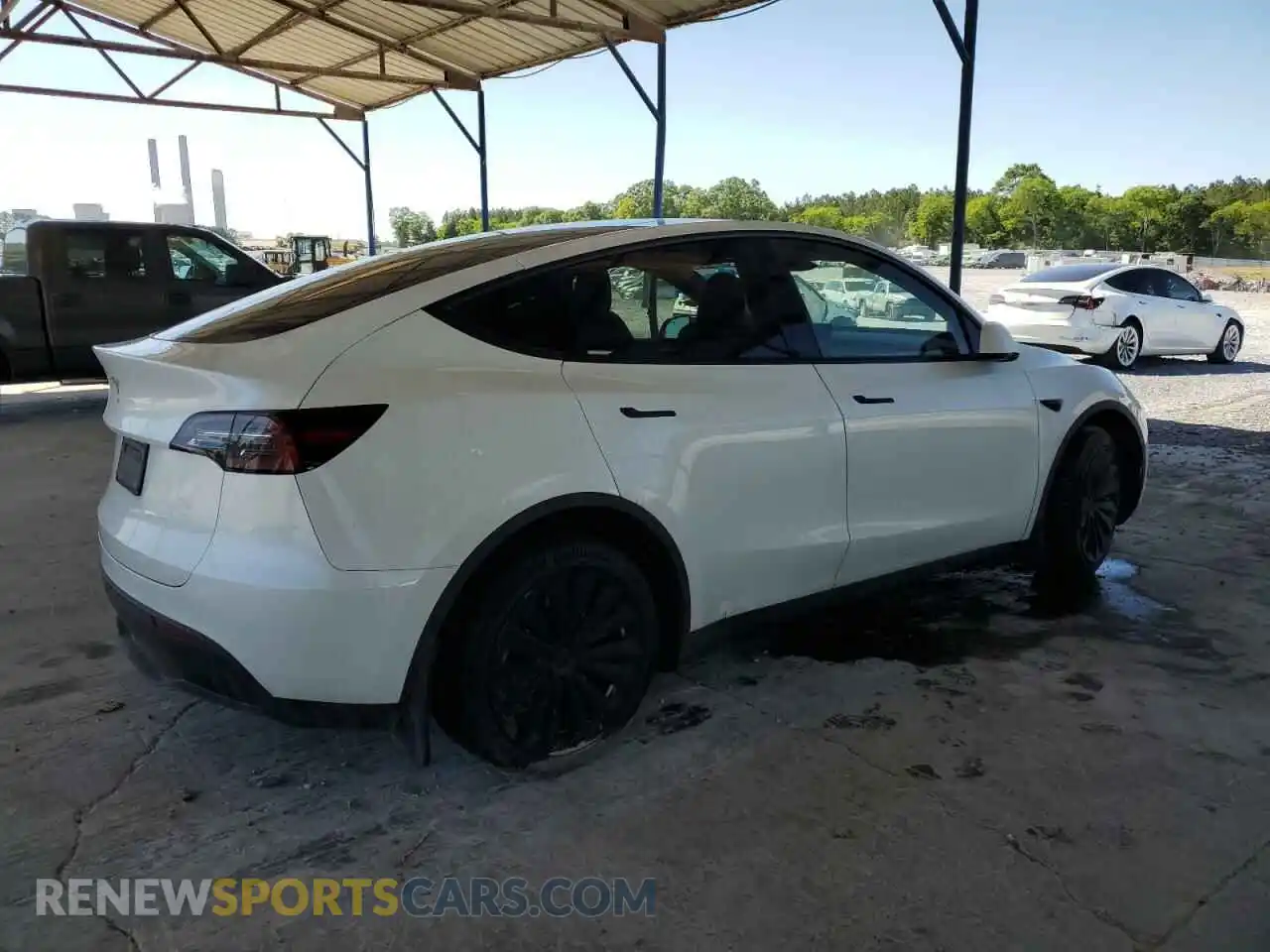 3 Photograph of a damaged car 7SAYGDED5RF086456 TESLA MODEL Y 2024