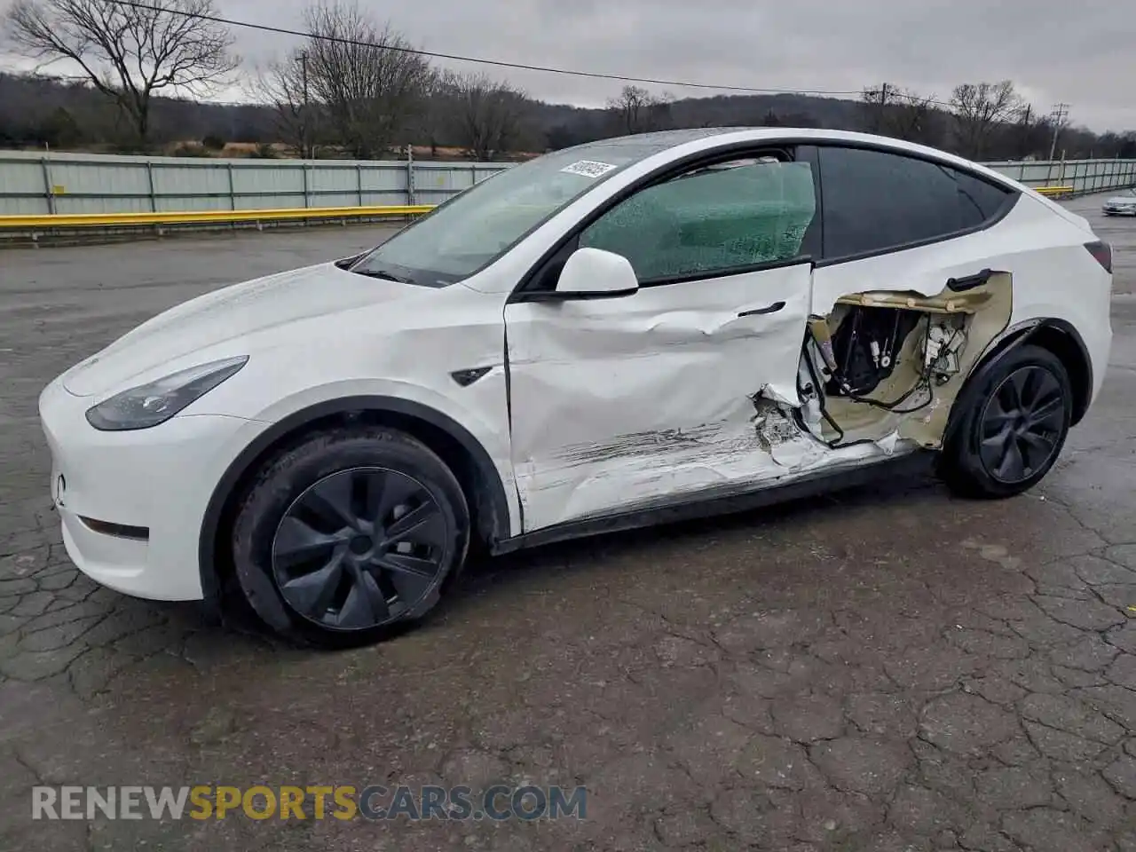 1 Photograph of a damaged car 7SAYGDED6RA334985 TESLA MODEL Y 2024