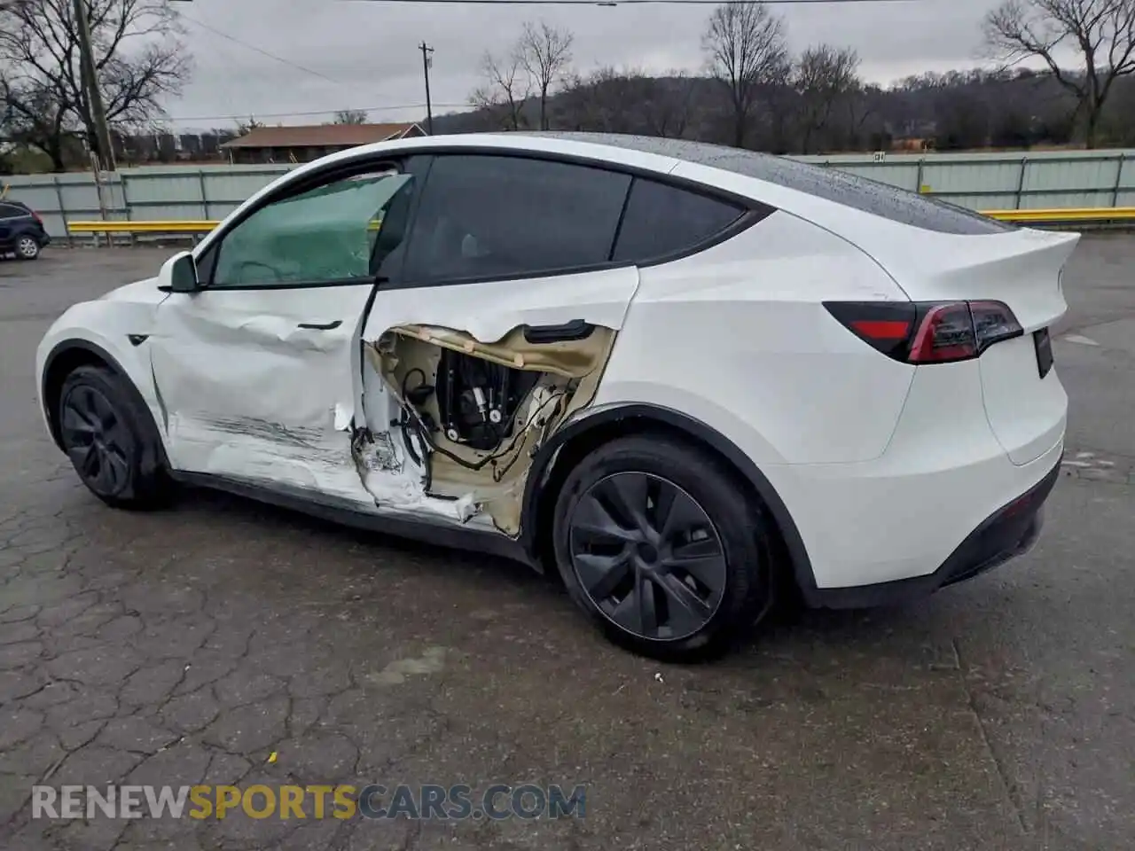 2 Photograph of a damaged car 7SAYGDED6RA334985 TESLA MODEL Y 2024