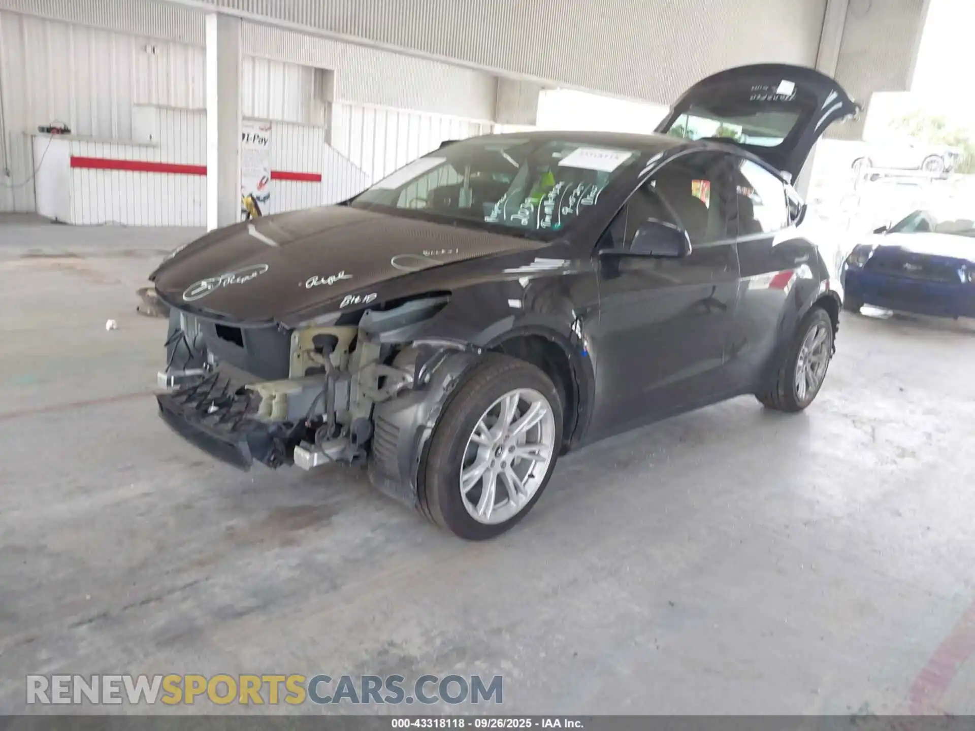 2 Фотография поврежденного автомобиля 7SAYGDED6RF042482 TESLA MODEL Y 2024