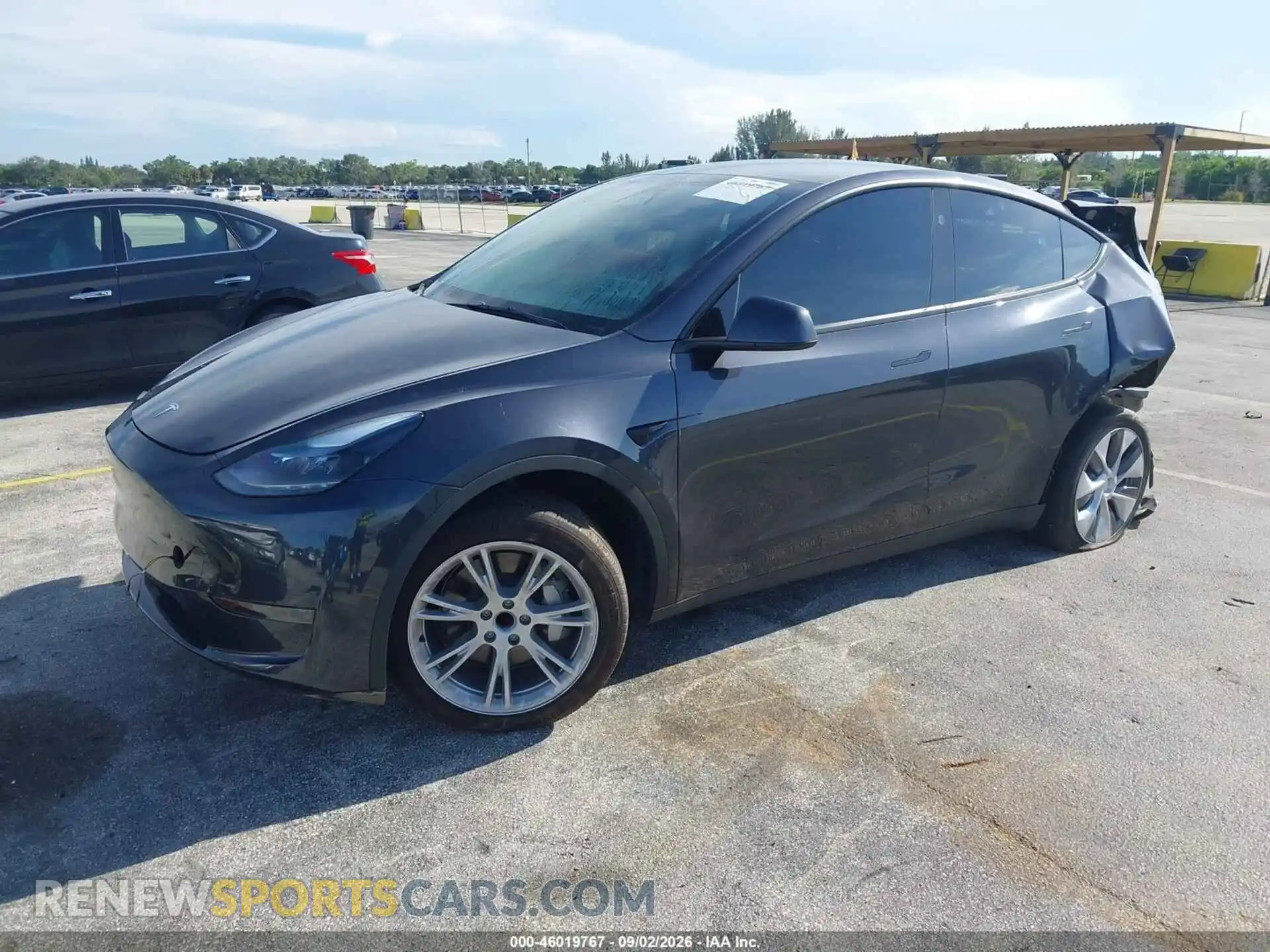 2 Photograph of a damaged car 7SAYGDED6RF077264 TESLA MODEL Y 2024