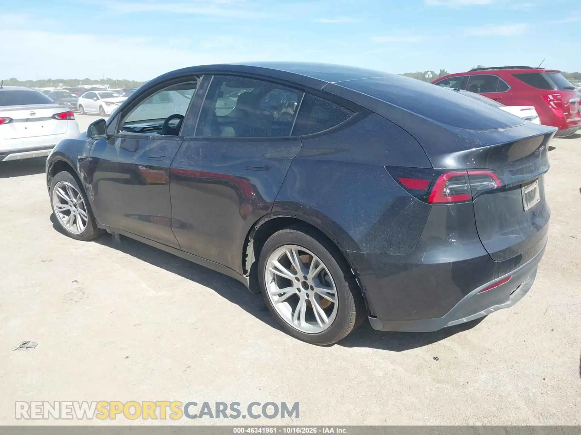 3 Photograph of a damaged car 7SAYGDED6RF091066 TESLA MODEL Y 2024