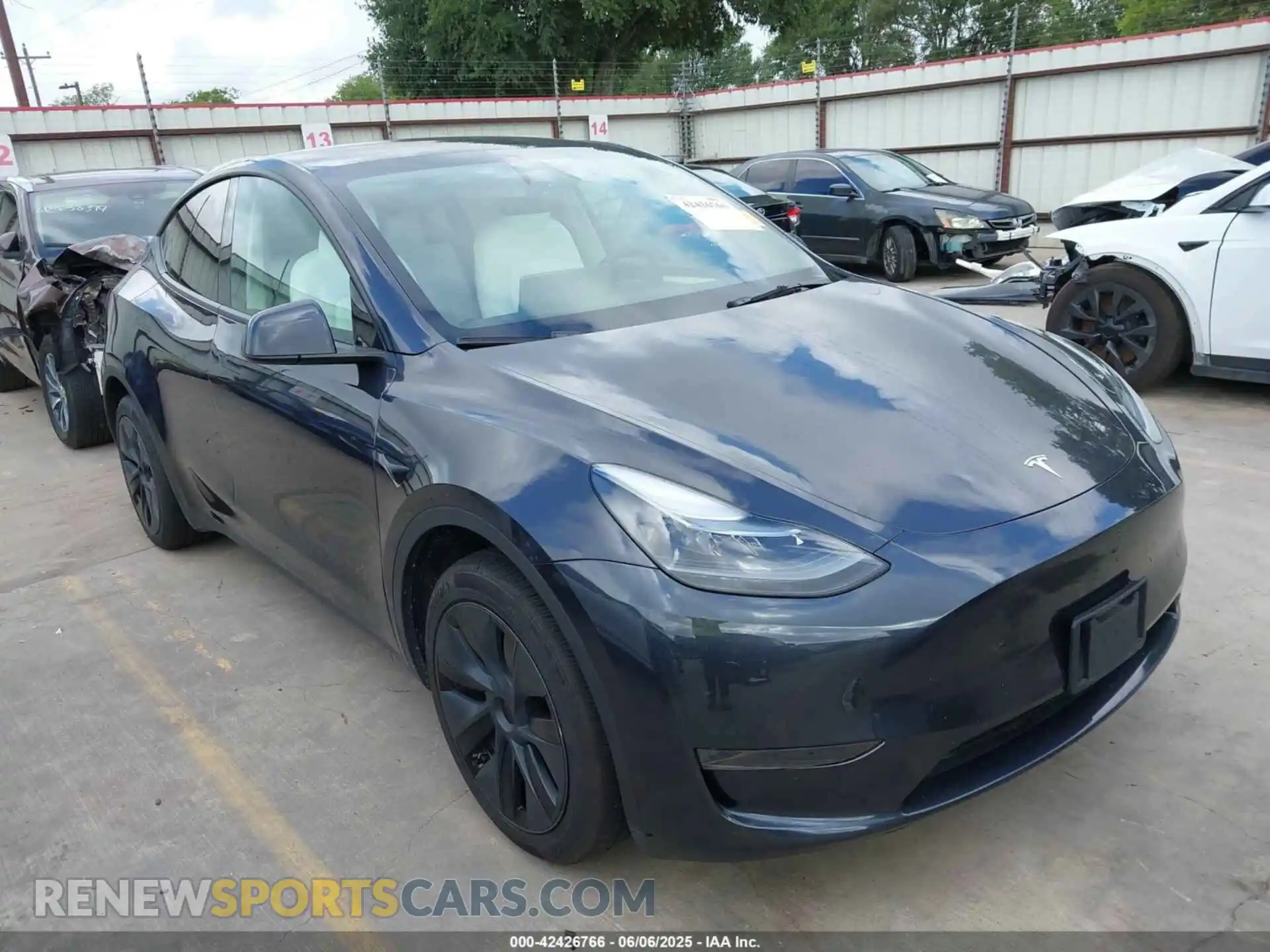 1 Photograph of a damaged car 7SAYGDED6RF105712 TESLA MODEL Y 2024