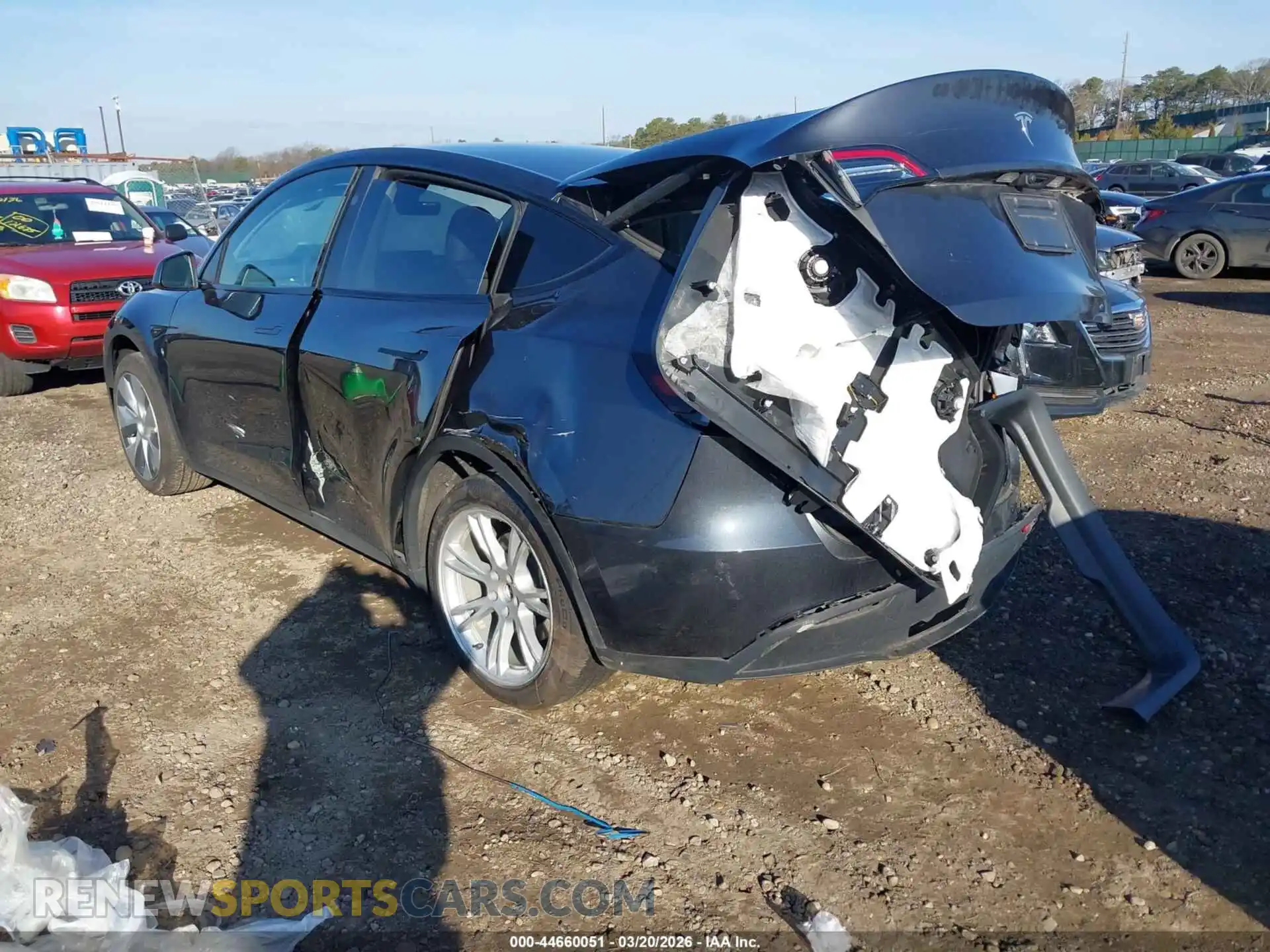 3 Photograph of a damaged car 7SAYGDED7RF015226 TESLA MODEL Y 2024