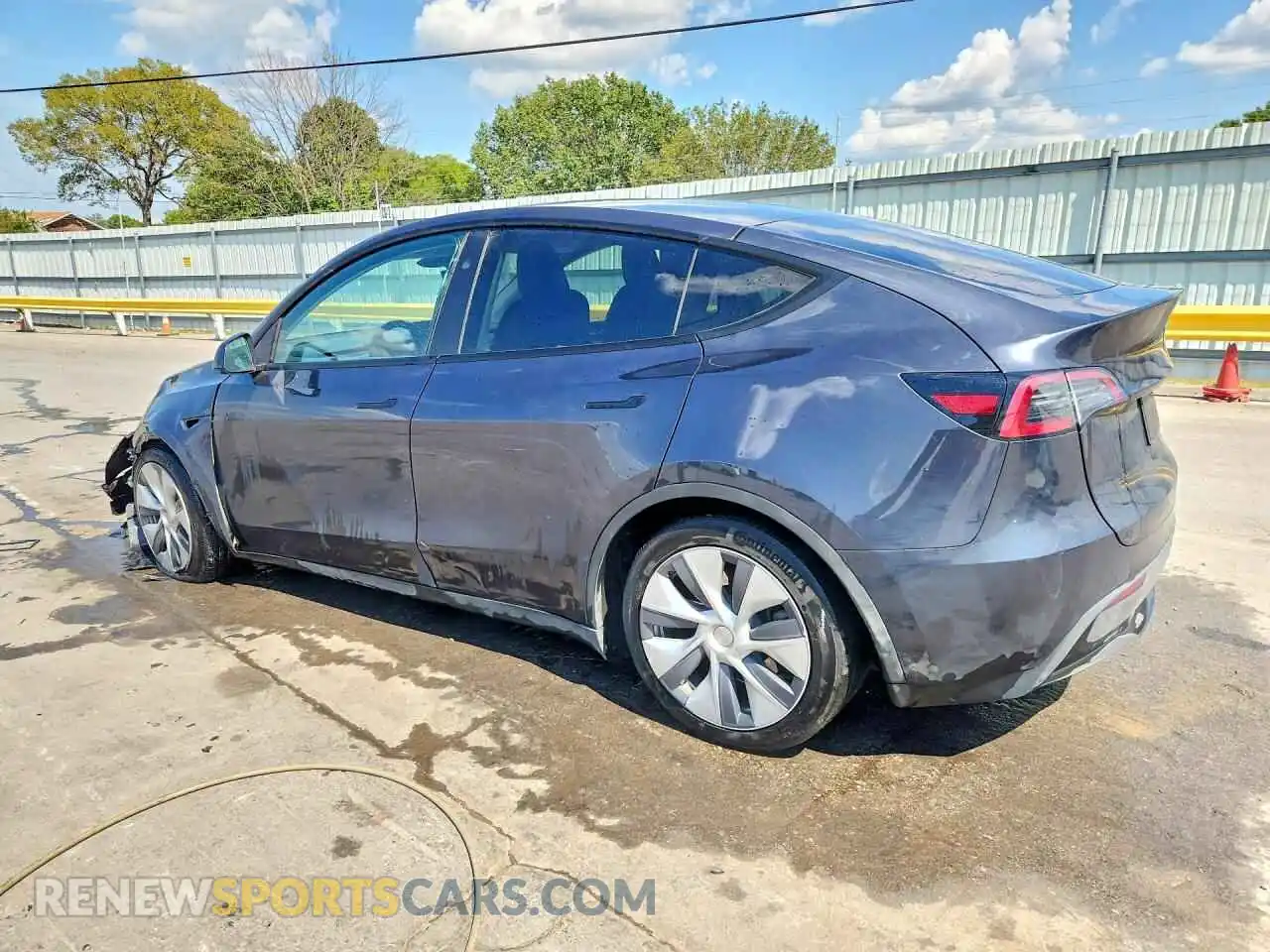2 Photograph of a damaged car 7SAYGDED7RF093246 TESLA MODEL Y 2024