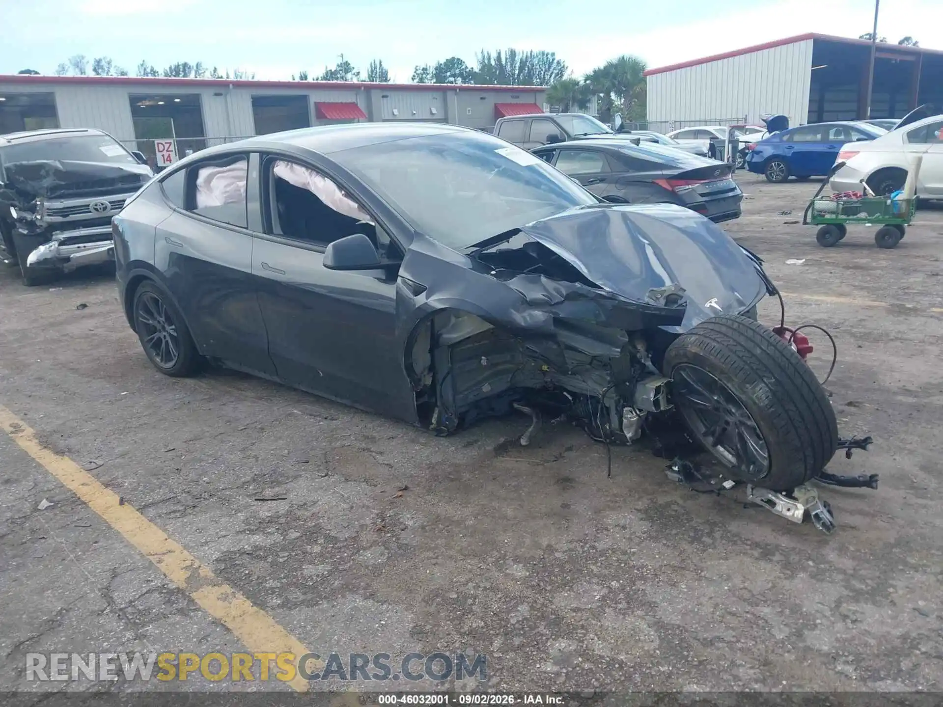 1 Photograph of a damaged car 7SAYGDED7RF096387 TESLA MODEL Y 2024