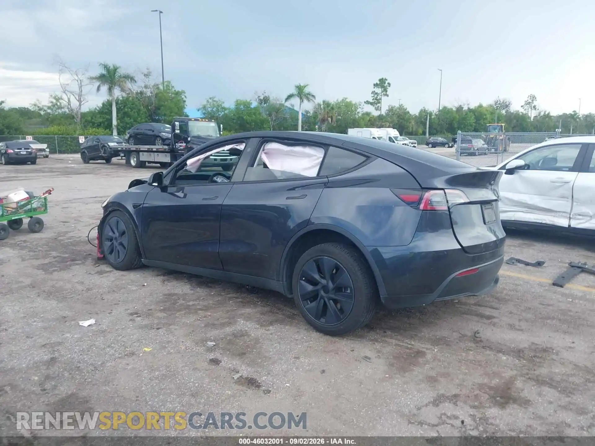 3 Photograph of a damaged car 7SAYGDED7RF096387 TESLA MODEL Y 2024