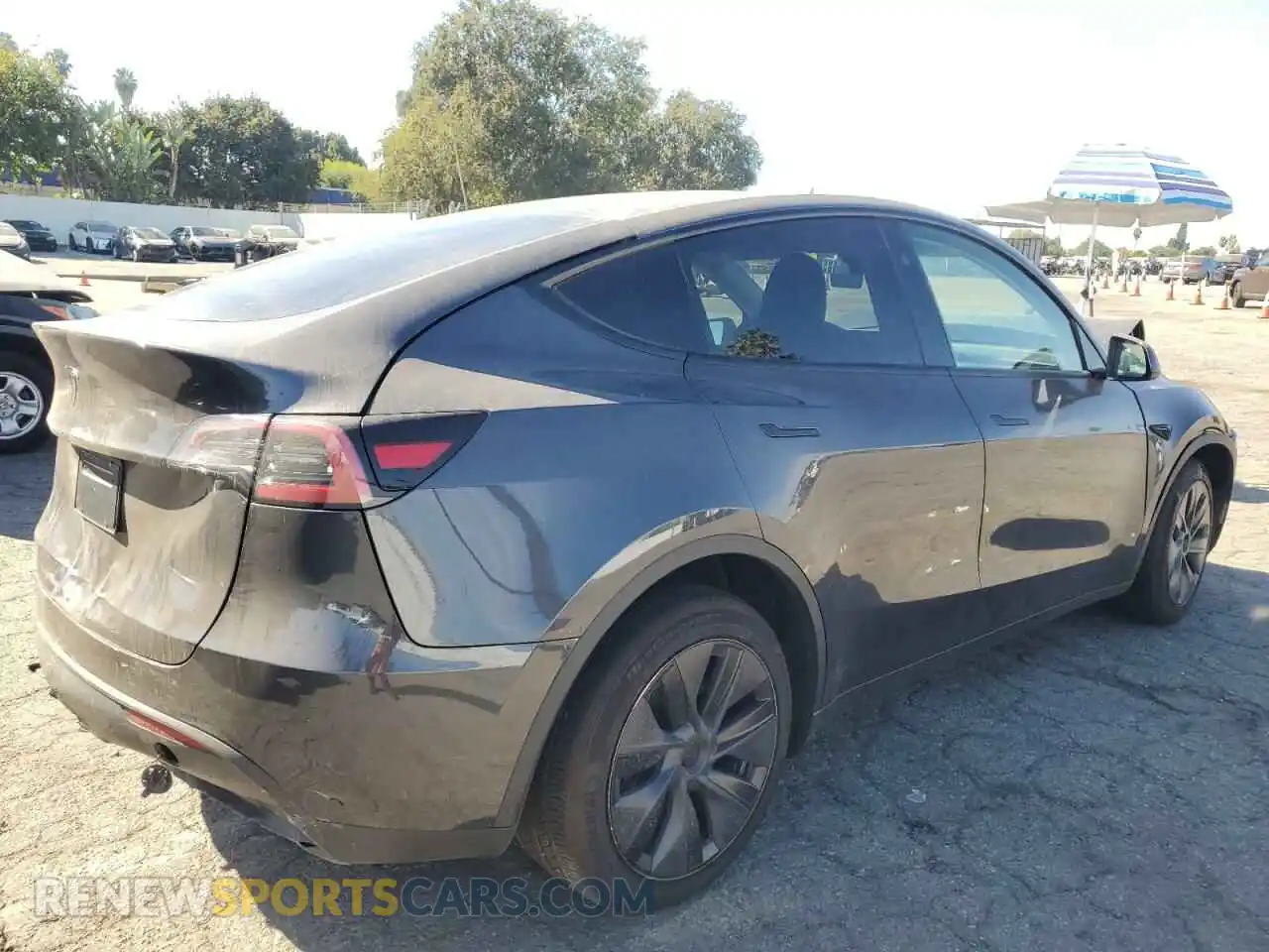 3 Photograph of a damaged car 7SAYGDED7RF103158 TESLA MODEL Y 2024