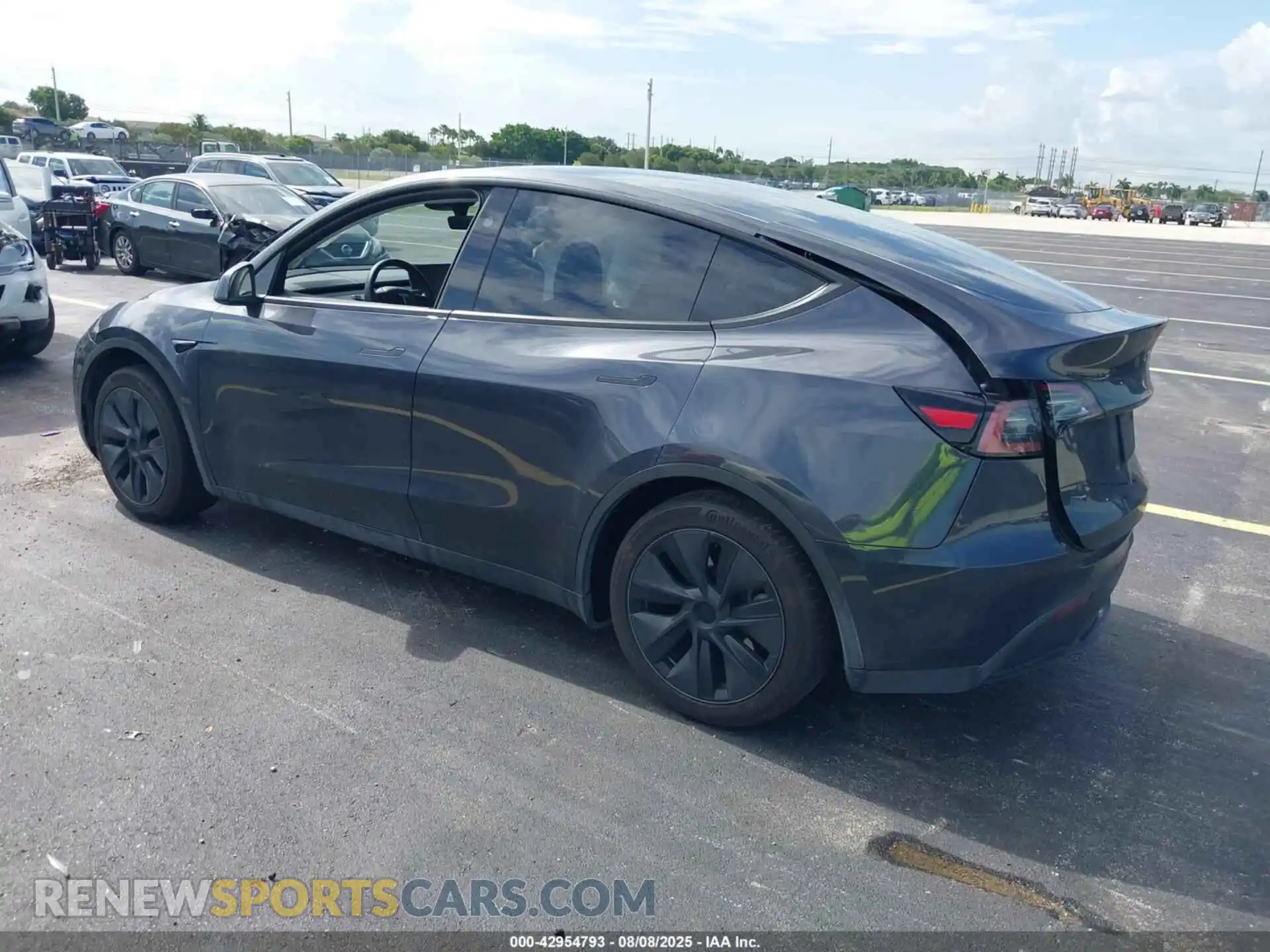 3 Photograph of a damaged car 7SAYGDED7RF113057 TESLA MODEL Y 2024