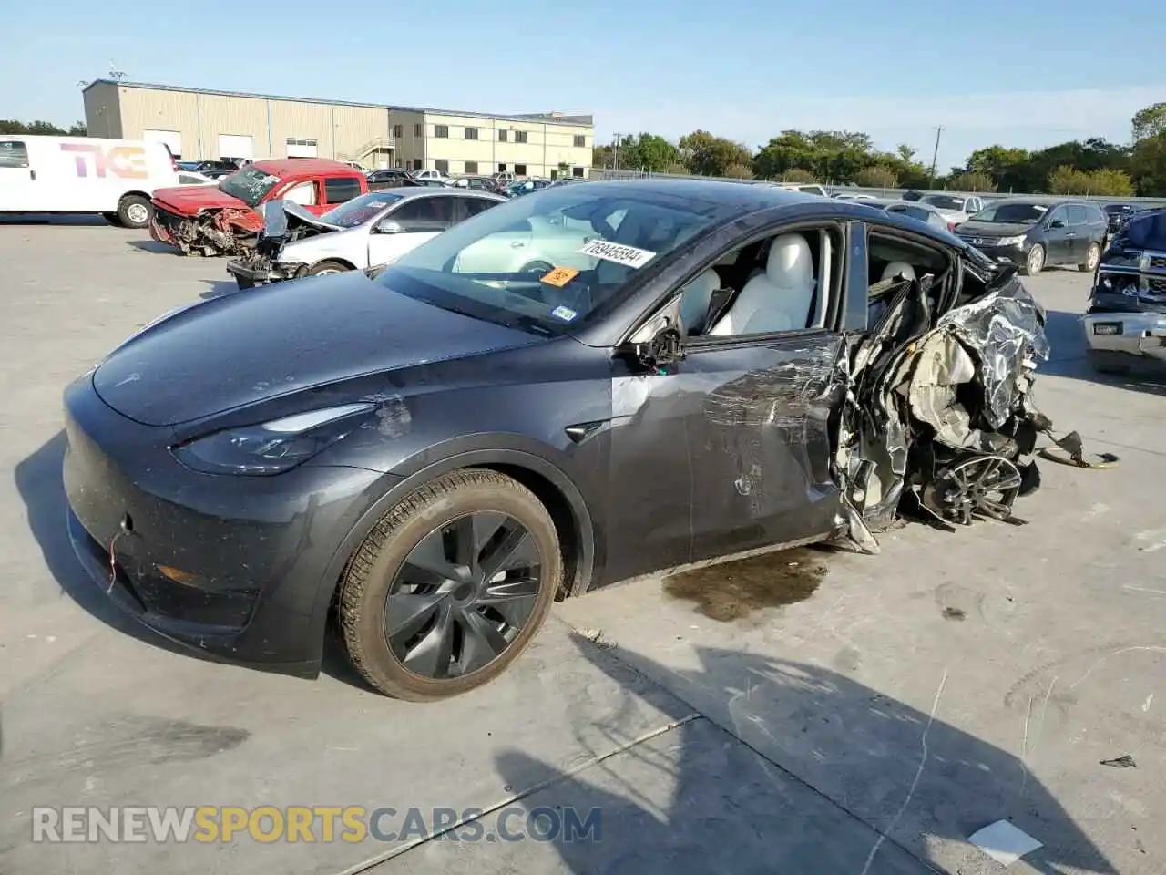 1 Photograph of a damaged car 7SAYGDED8RA302555 TESLA MODEL Y 2024