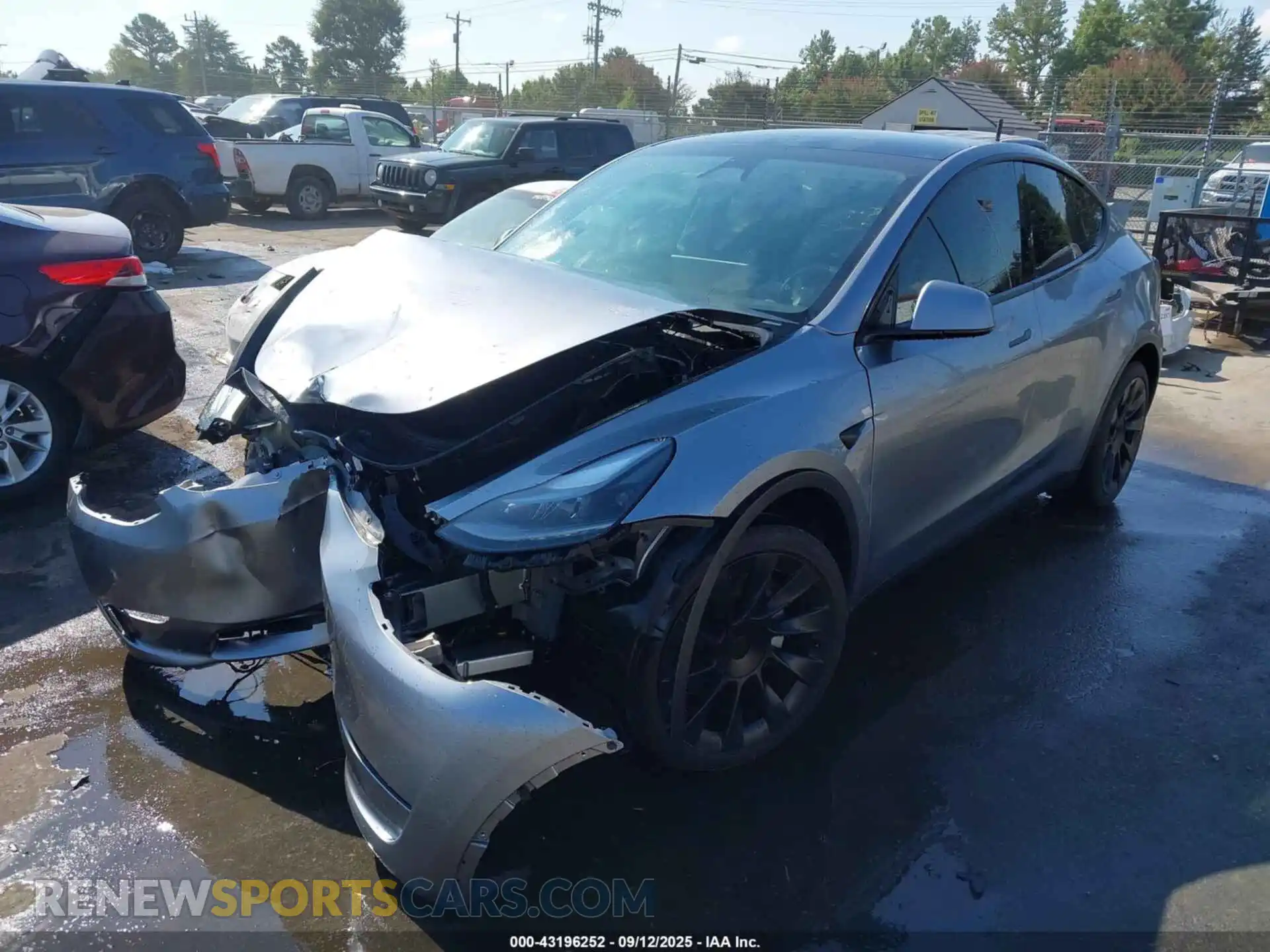 2 Photograph of a damaged car 7SAYGDED8RA317766 TESLA MODEL Y 2024