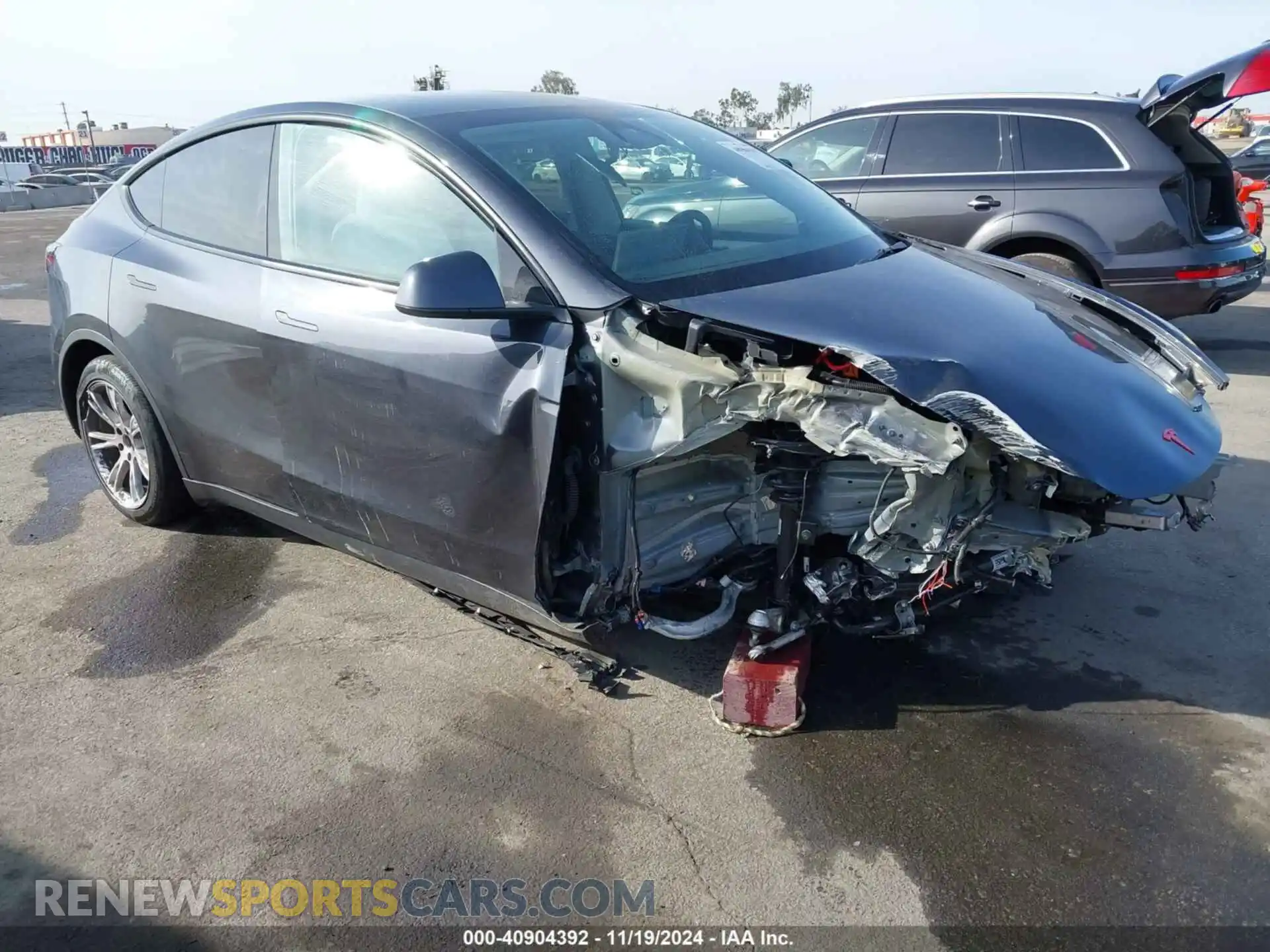 1 Photograph of a damaged car 7SAYGDED8RF008642 TESLA MODEL Y 2024