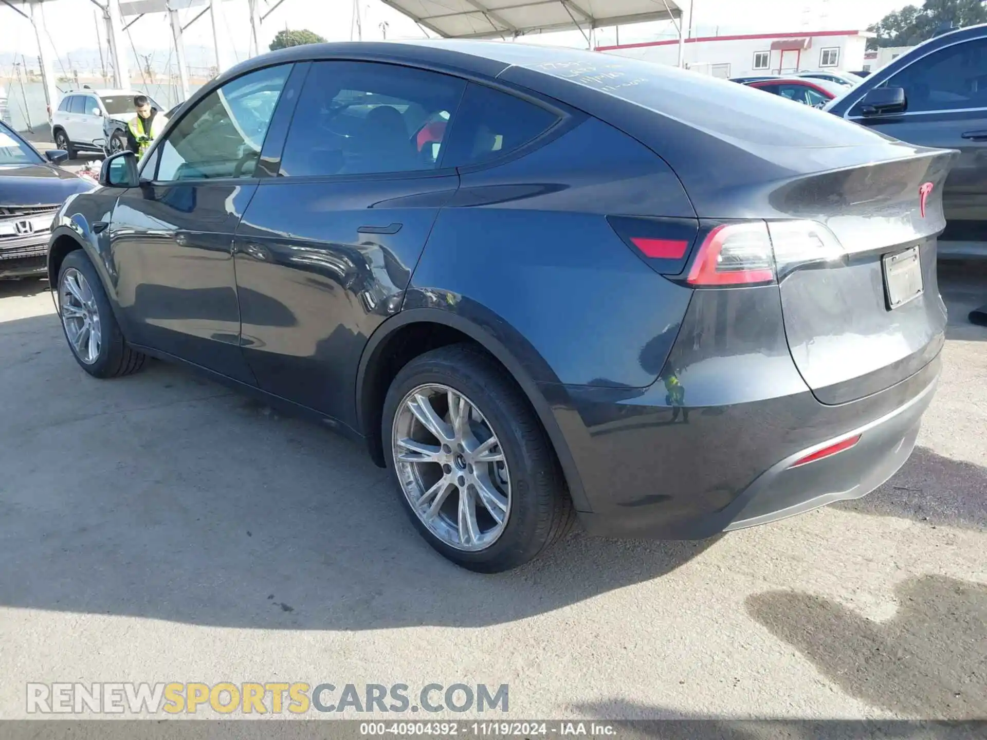 3 Photograph of a damaged car 7SAYGDED8RF008642 TESLA MODEL Y 2024