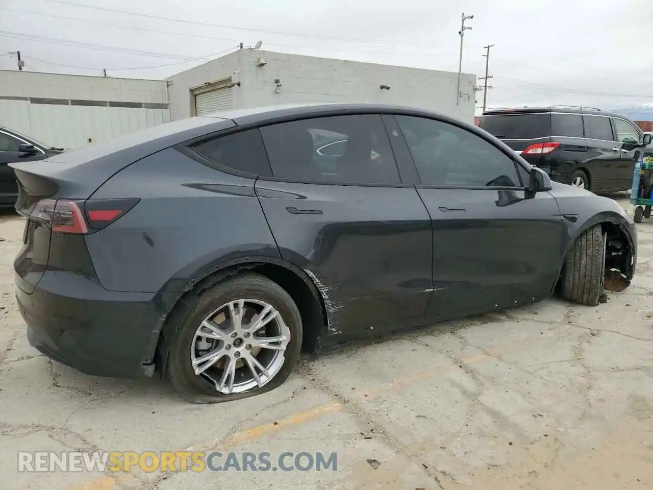 3 Photograph of a damaged car 7SAYGDED8RF039678 TESLA MODEL Y 2024