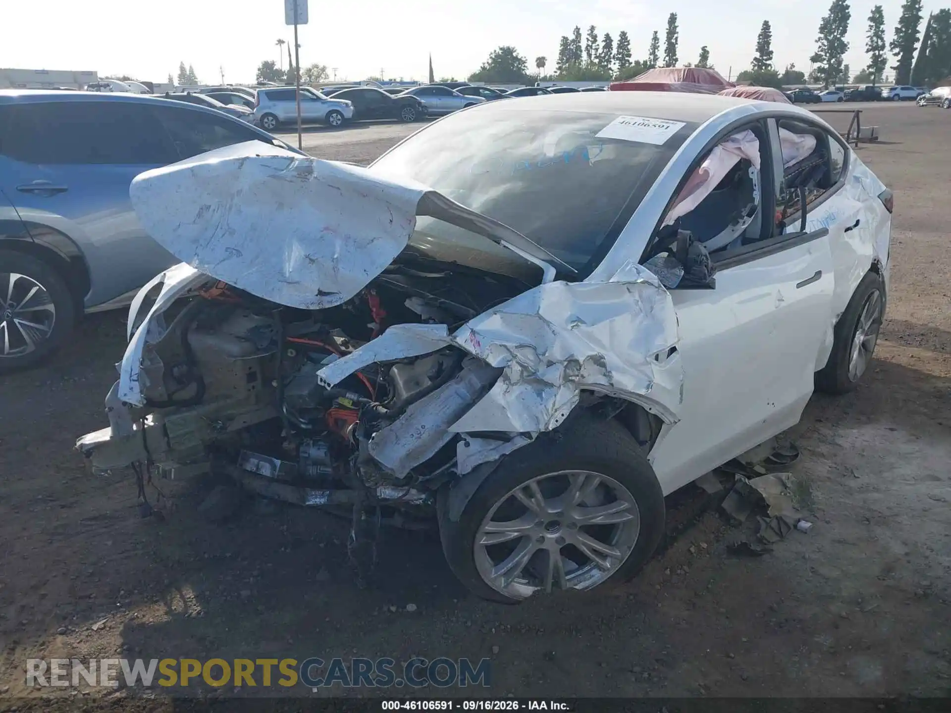 2 fotografías del automóvil dañado 7SAYGDED8RF082398 TESLA MODEL Y 2024